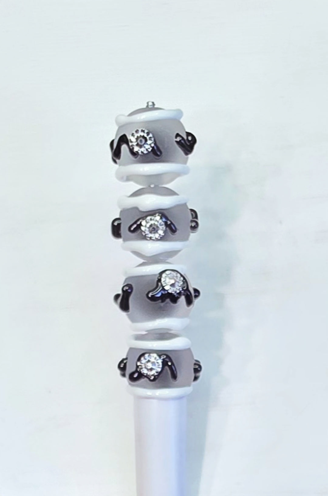 Black and white hand painted 16mm fronted acrylic beads