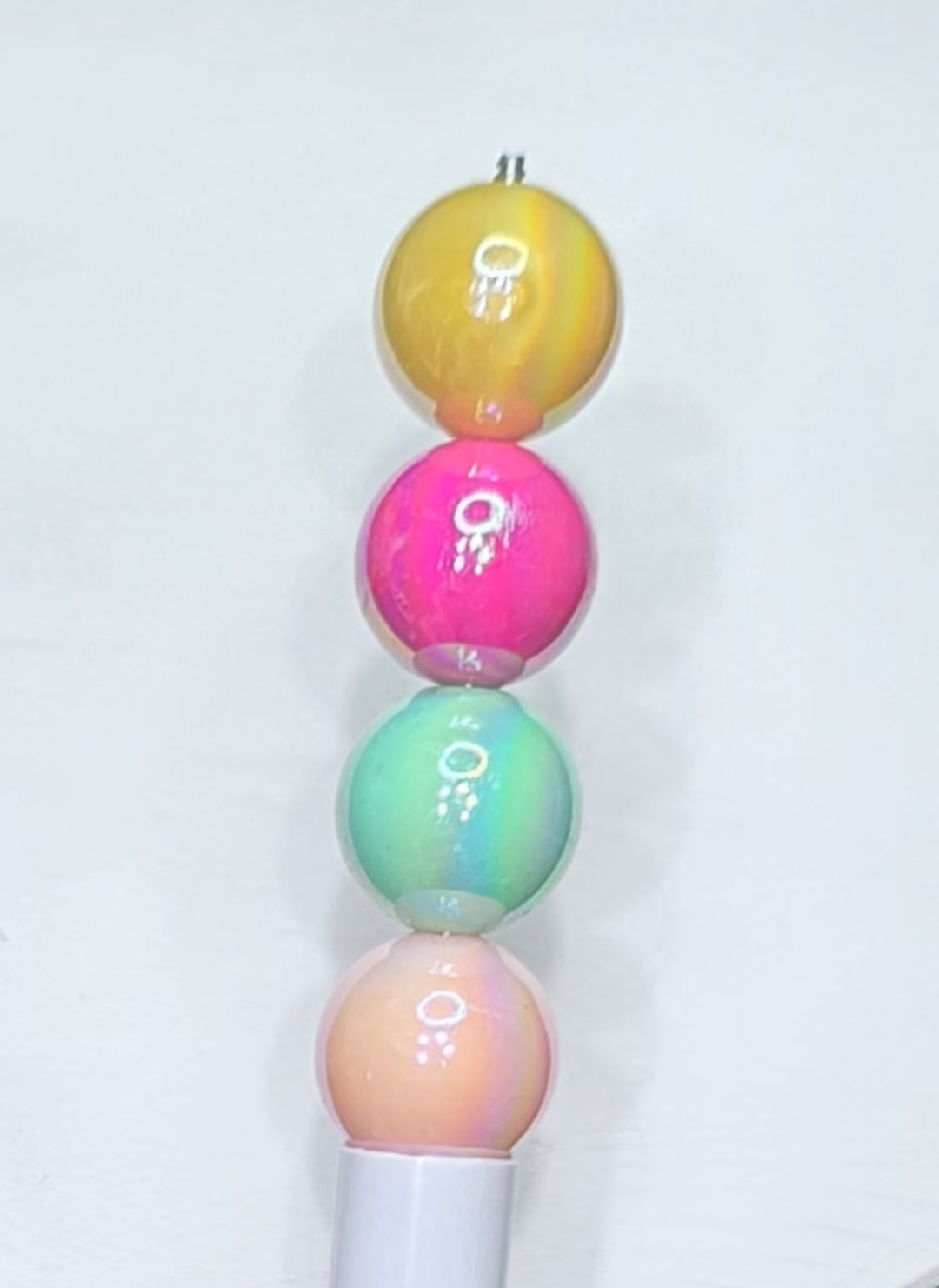 UV finish pastel color 16mm acrylic beads 6pcs randomly packed