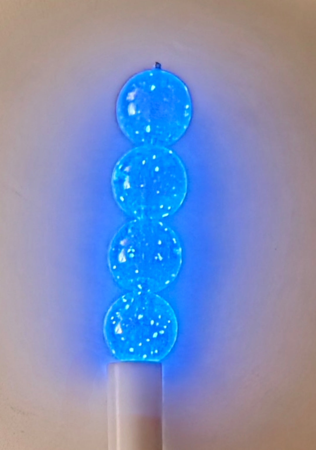 16mm White Glow-in-the-Dark Glitter Acrylic Beads – 5 Piece Pack