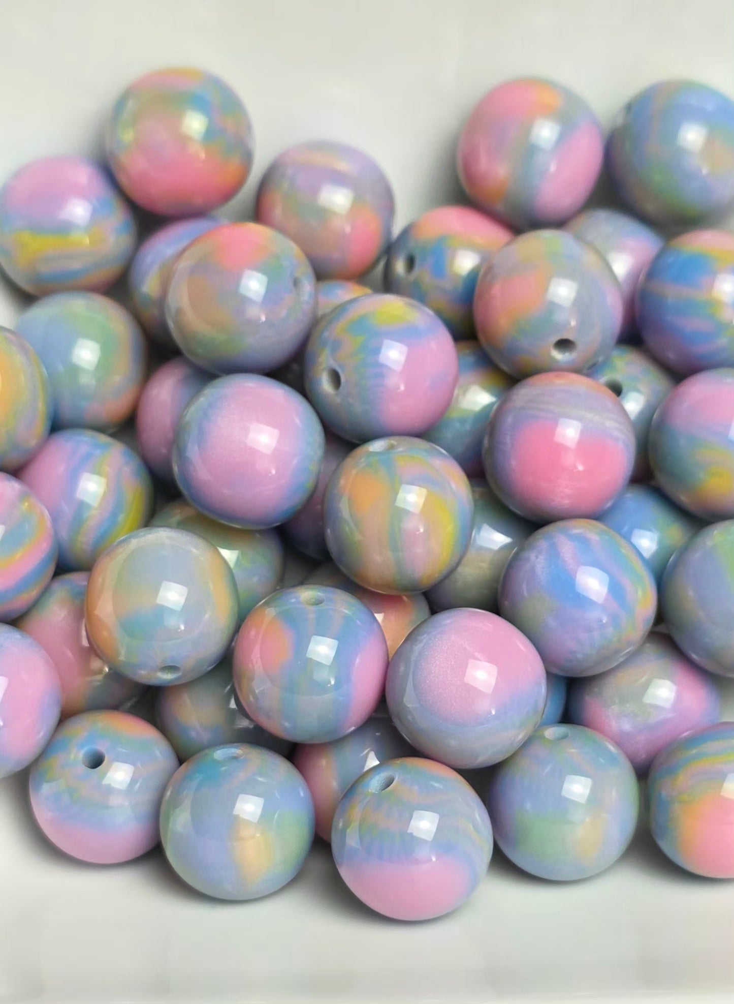 Unicorn Milk 16mm Acrylic Beads – 10 Pack