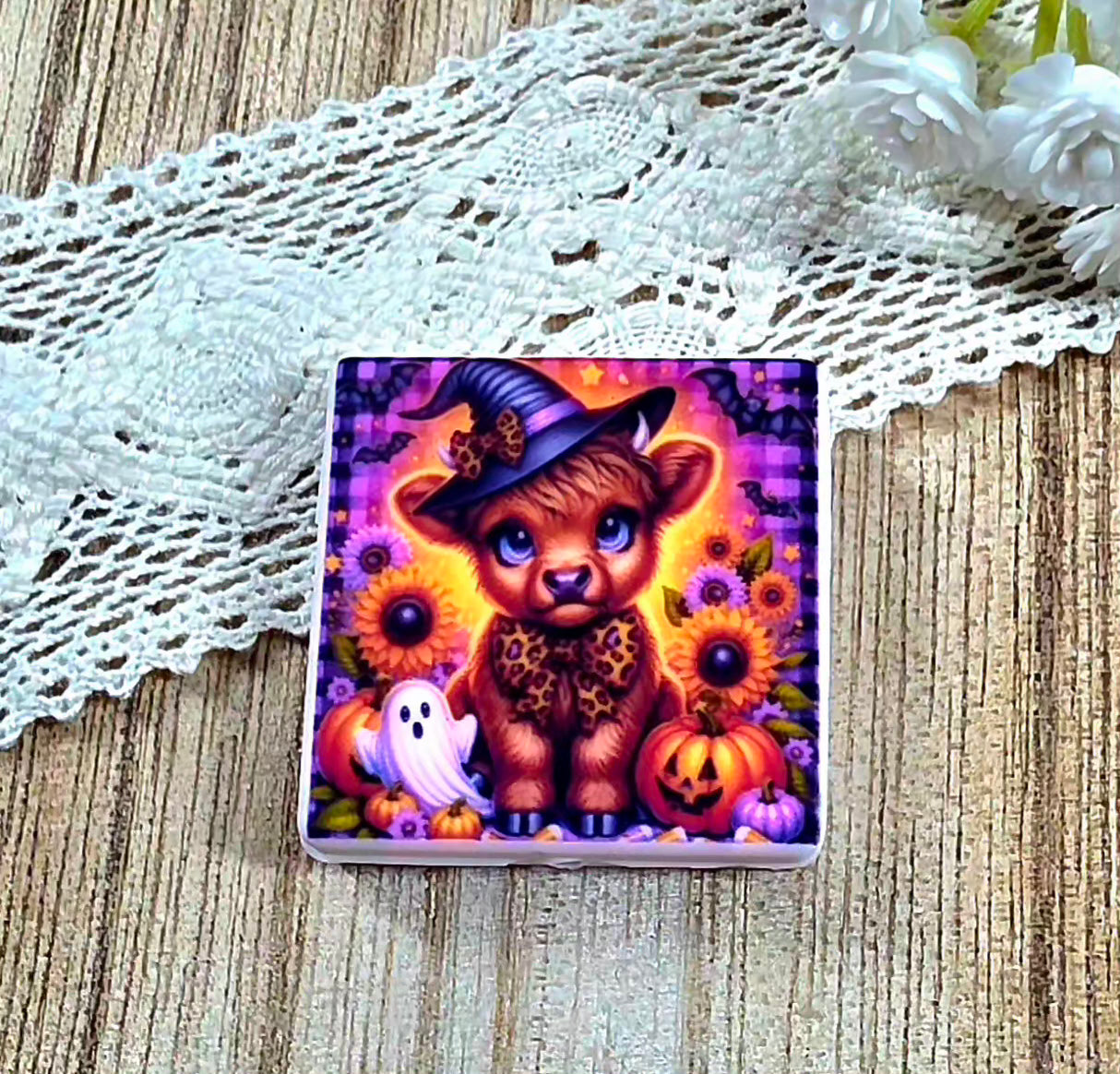Cute Halloween Cow Silicone Focal Bead โ Pumpkin & Witch Hat Design