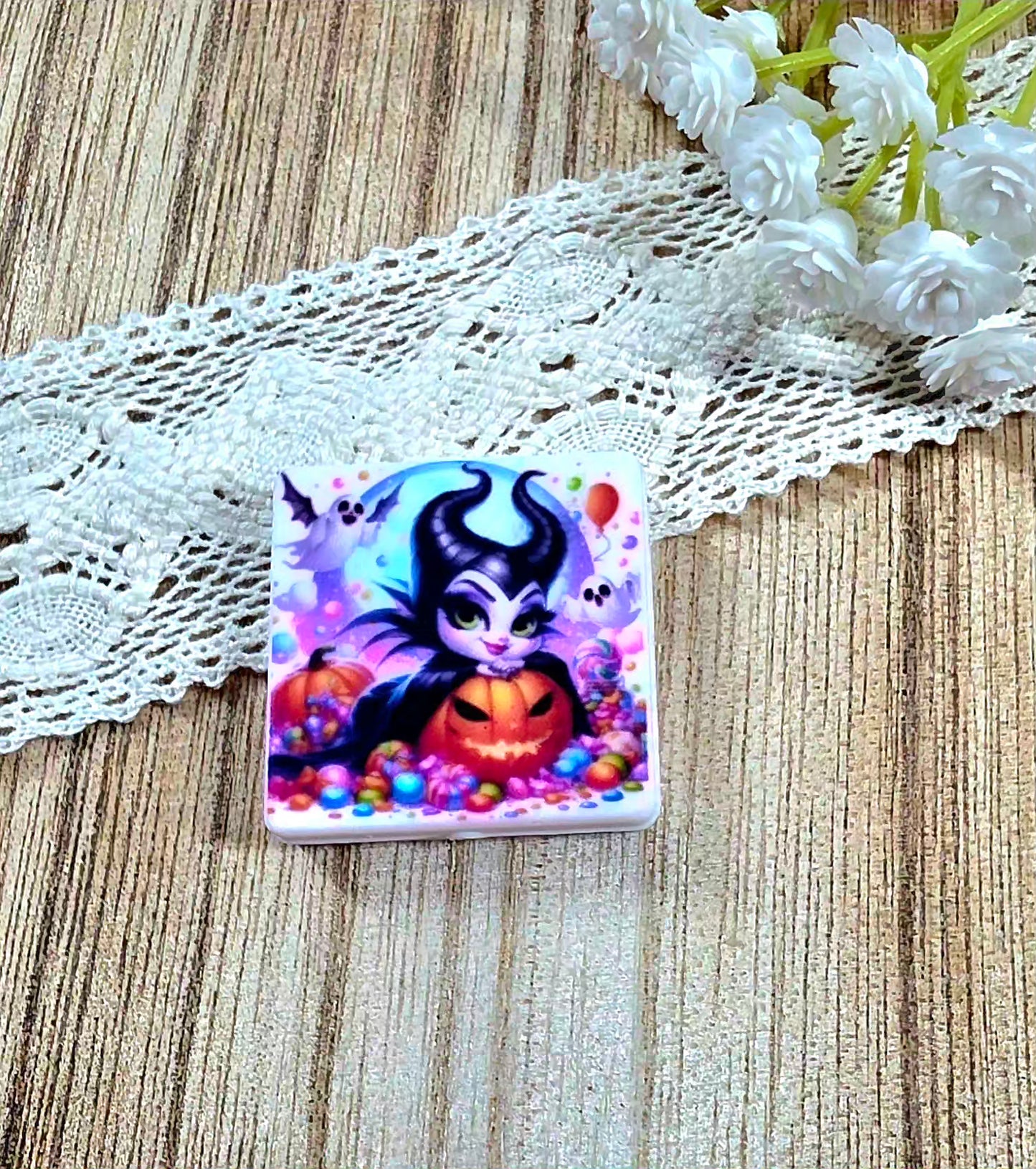 Halloween Villain Pumpkin Silicone Focal Bead ā Spooky Cute Candy Design