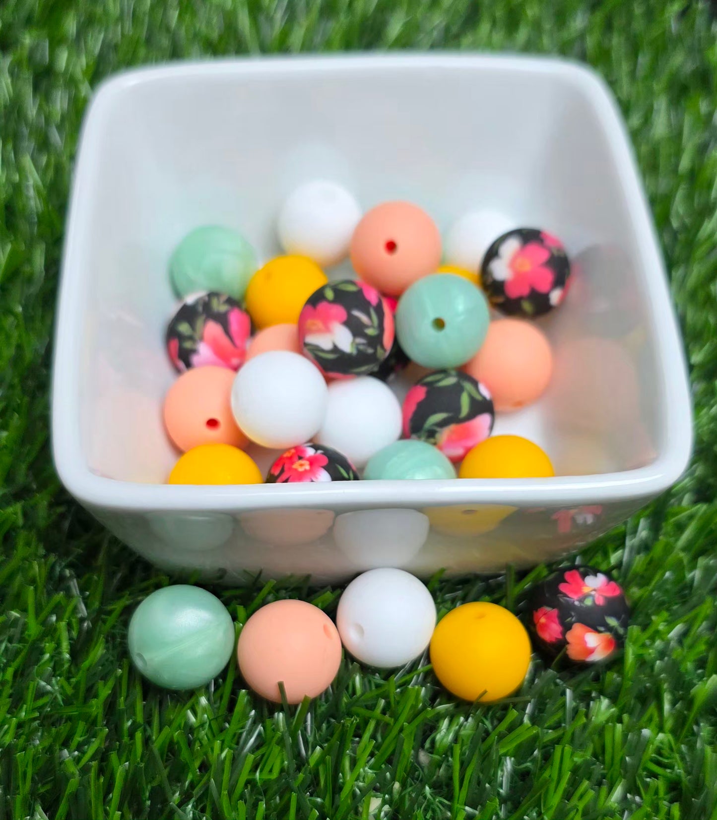 Velvet Petals – 15mm Curated Silicone Bead Mix – 25 Pieces
