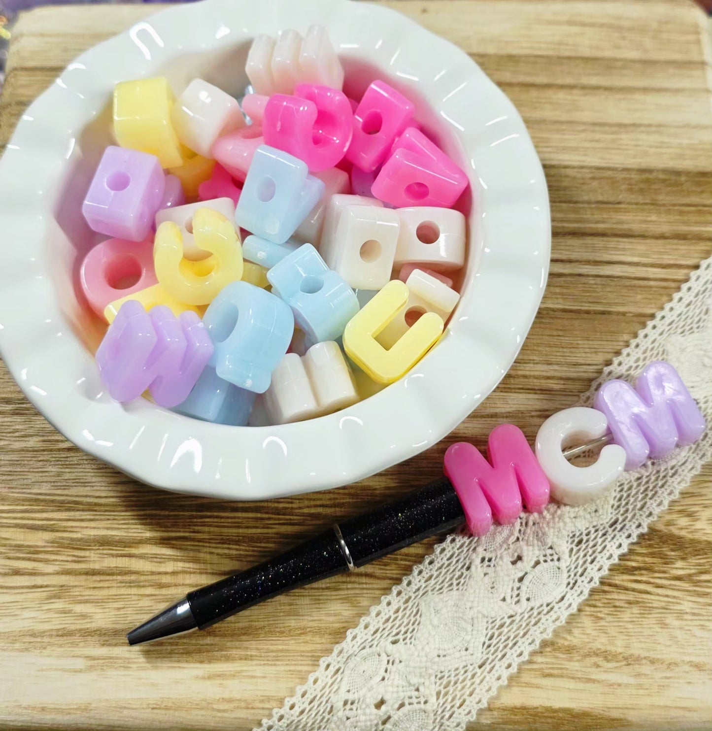 Pastel Acrylic Alphabet Letter Beads – Random 10 Pack