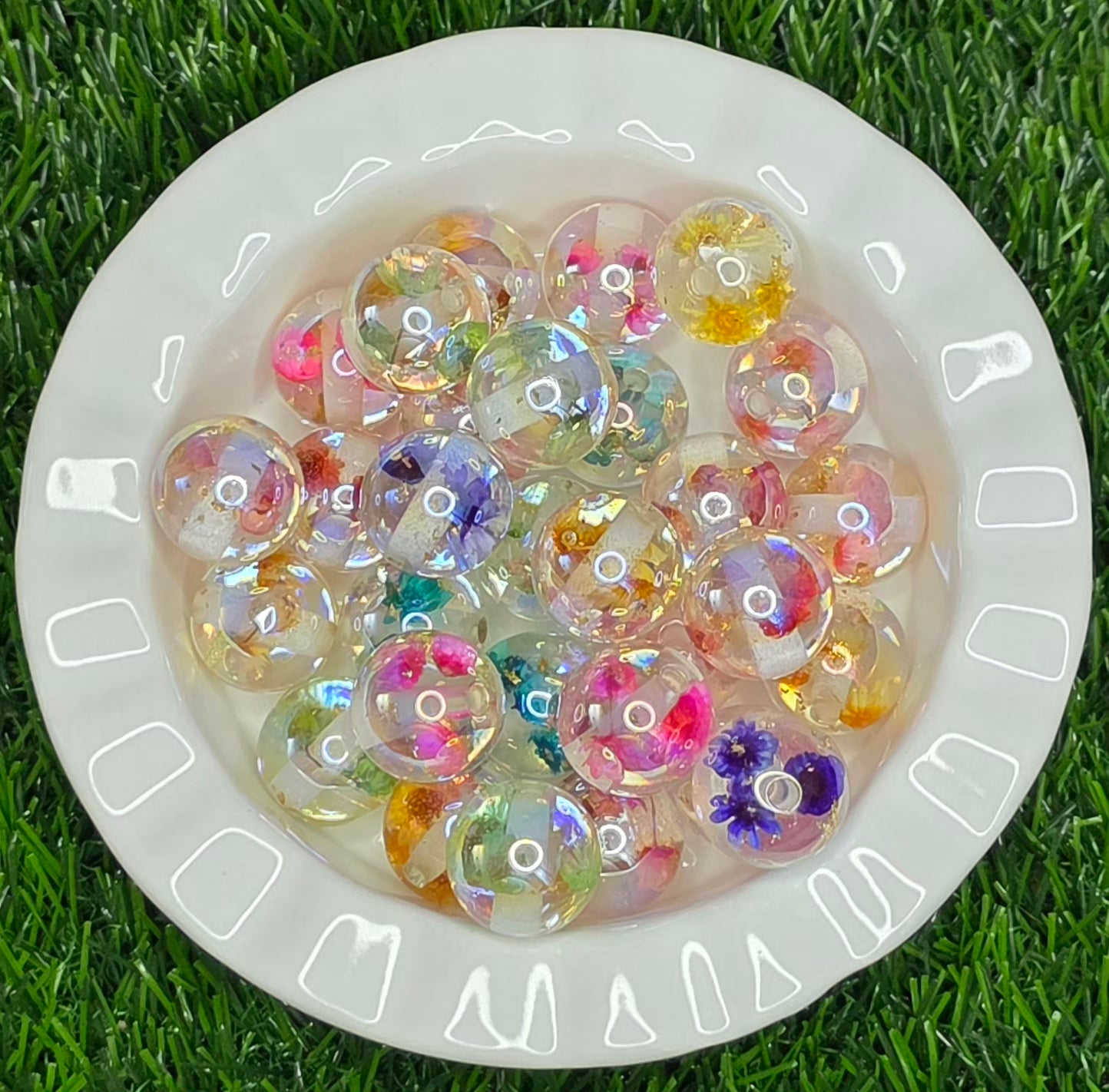 20mm Floral Iridescent Acrylic Beads – 4 Pack