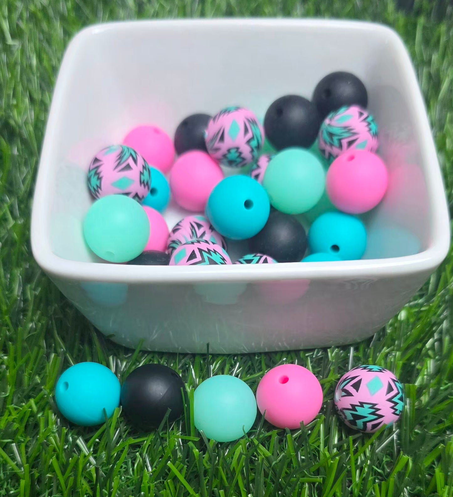 Desert Trail – 15mm Curated Silicone Bead Mix – 25 Pieces