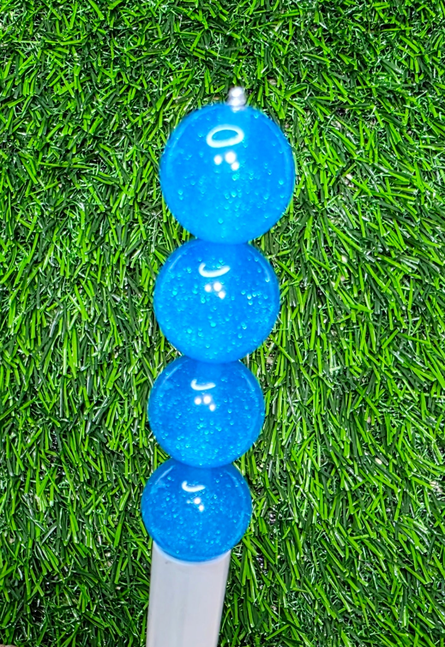 Blue 16mm glow in the dark glitter acrylic beads