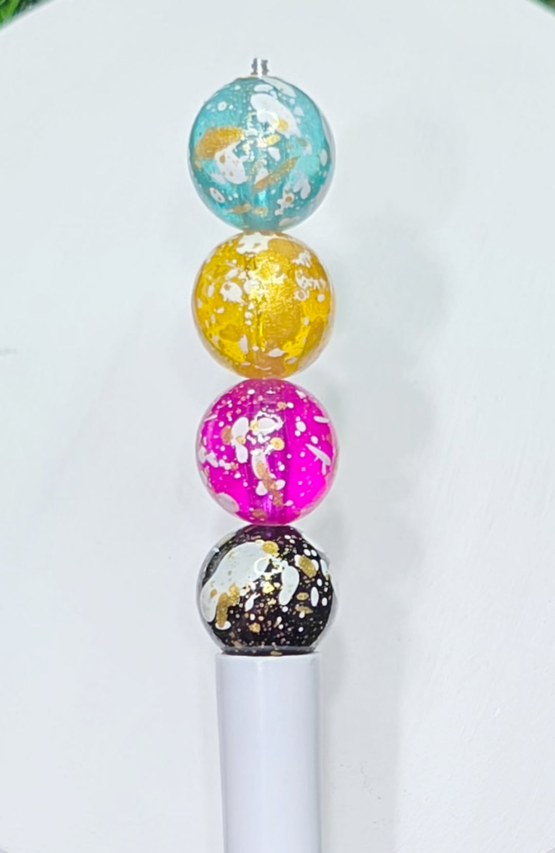 Gold with white platter 16mm acrylic beads, 6pcs randomly packed