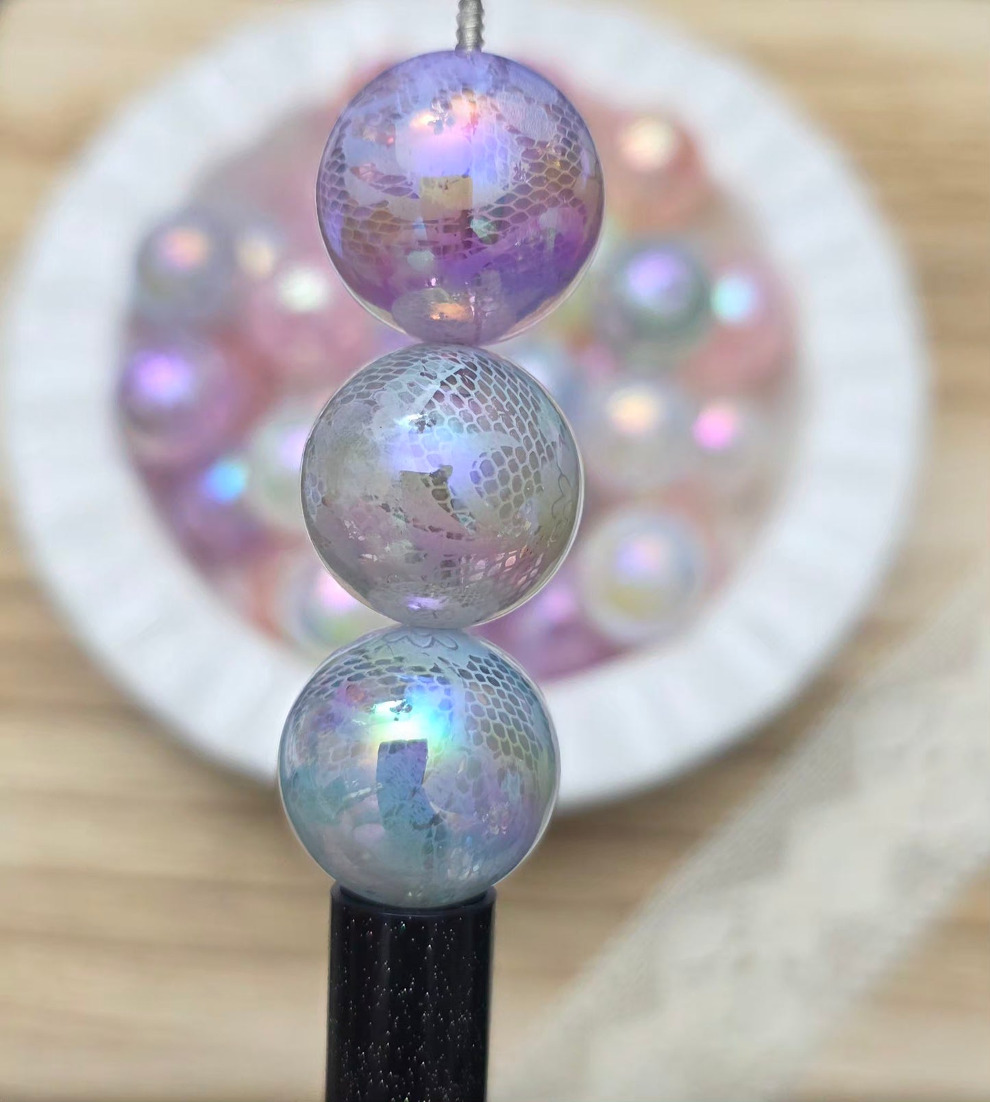 20mm Iridescent Lace Acrylic Beads – 4 Piece Pack