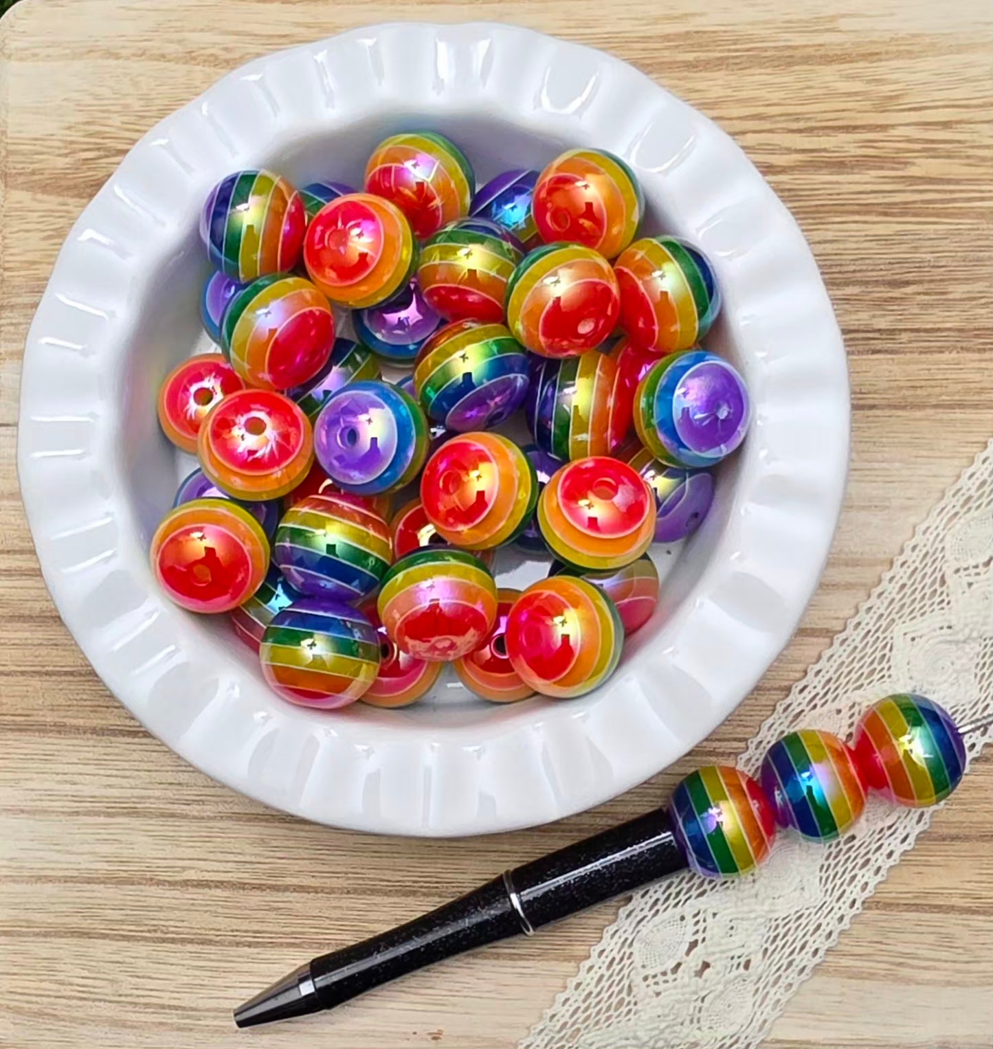 20mm Bright Rainbow Stripe Acrylic Beads – 4 Piece Pack