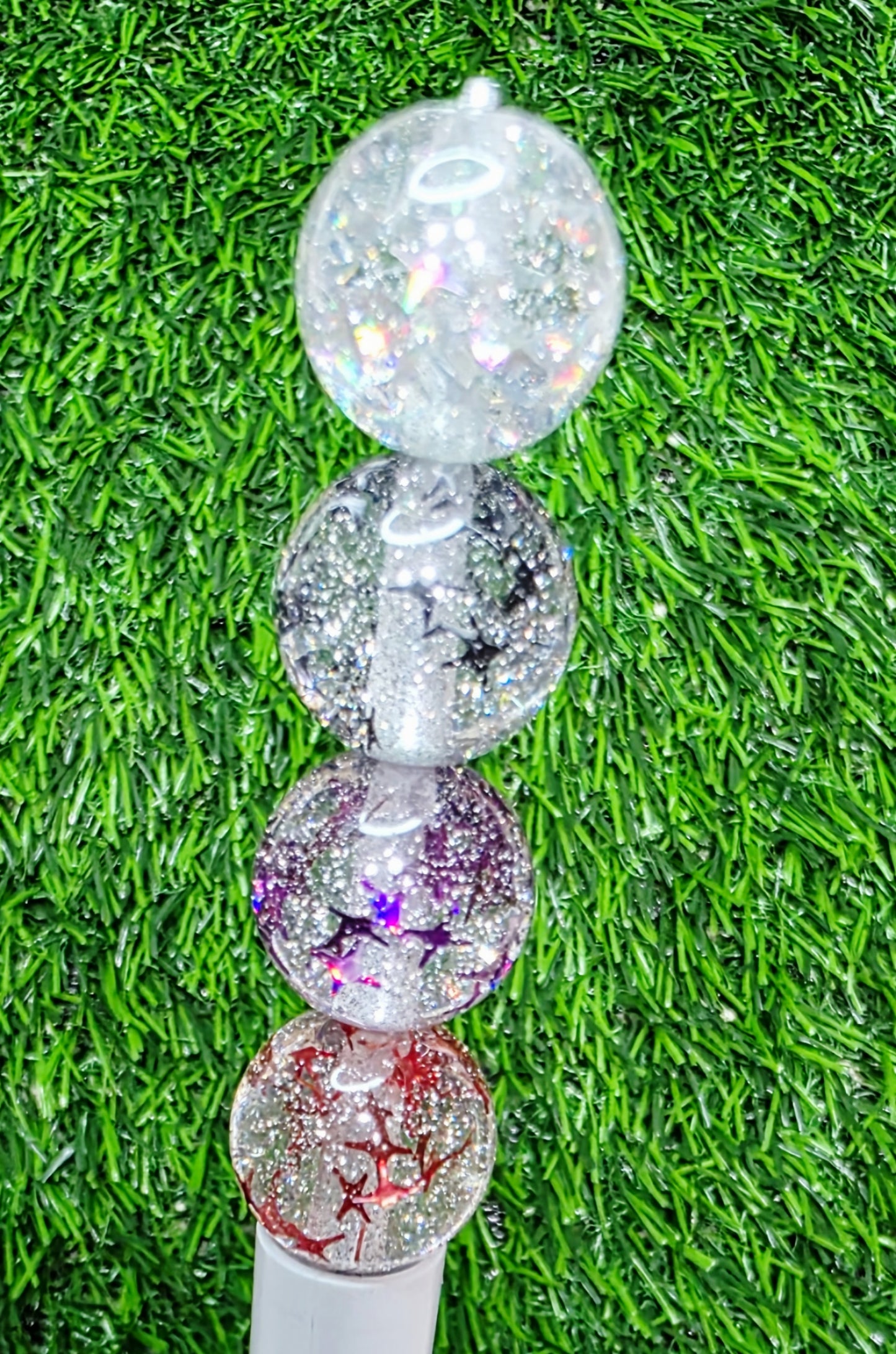 16mm acrylic beads with star pieces inside - 5 count