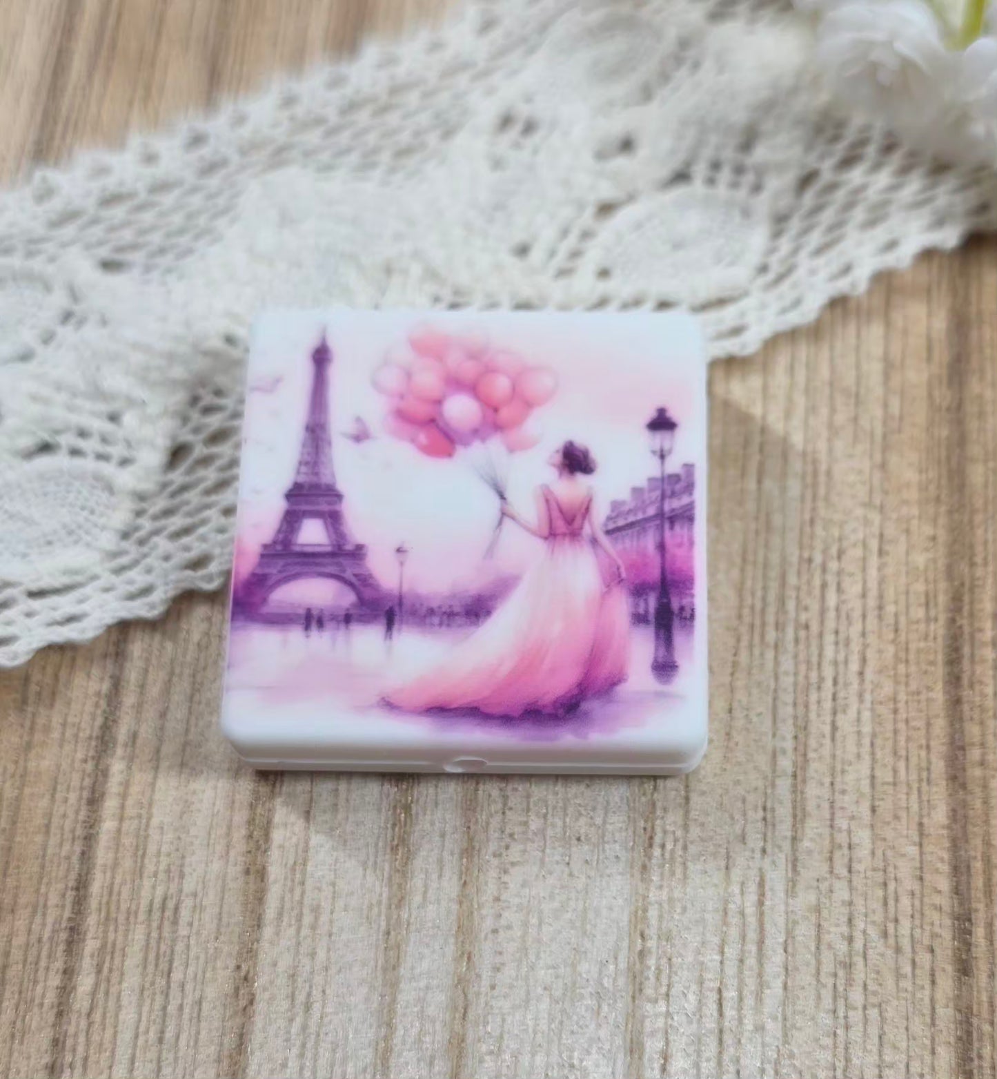 Paris Dream Silicone Focal Bead ā Pink Eiffel Tower Inspired Design