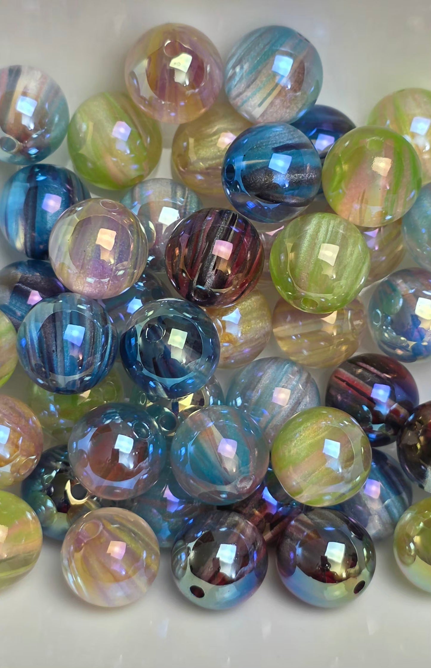 Aurora Mirage – 16mm Swirl Acrylic Bead Mix – 10 Pack