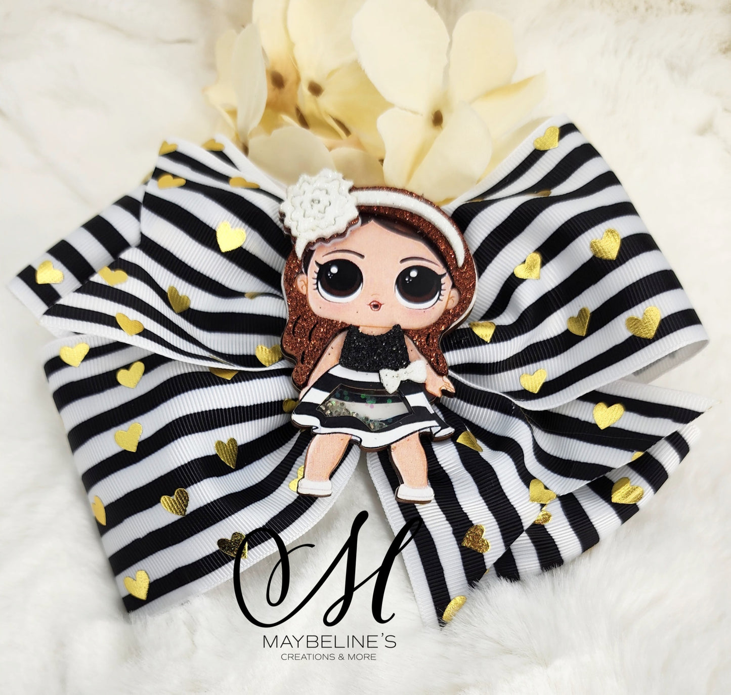 Doll Shaker black,white, gold hairbow