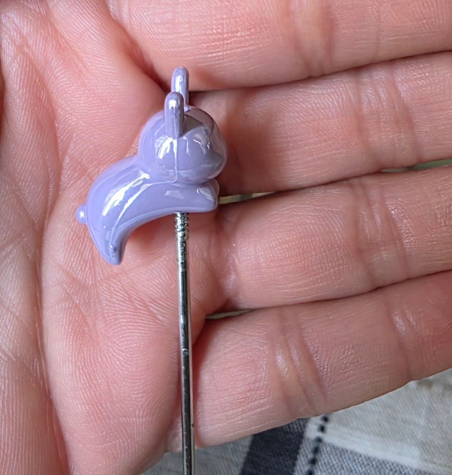 Mini acrylic bunny beads. Great for making jewelry, keychains, phone charms, etc. (NOT suitable for beadable pens) 10pcs randomly packed