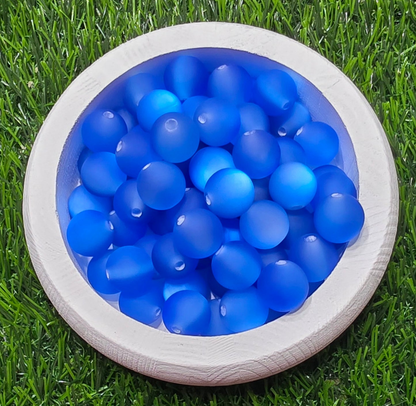 16mm frosted cat eye acrylic beads.