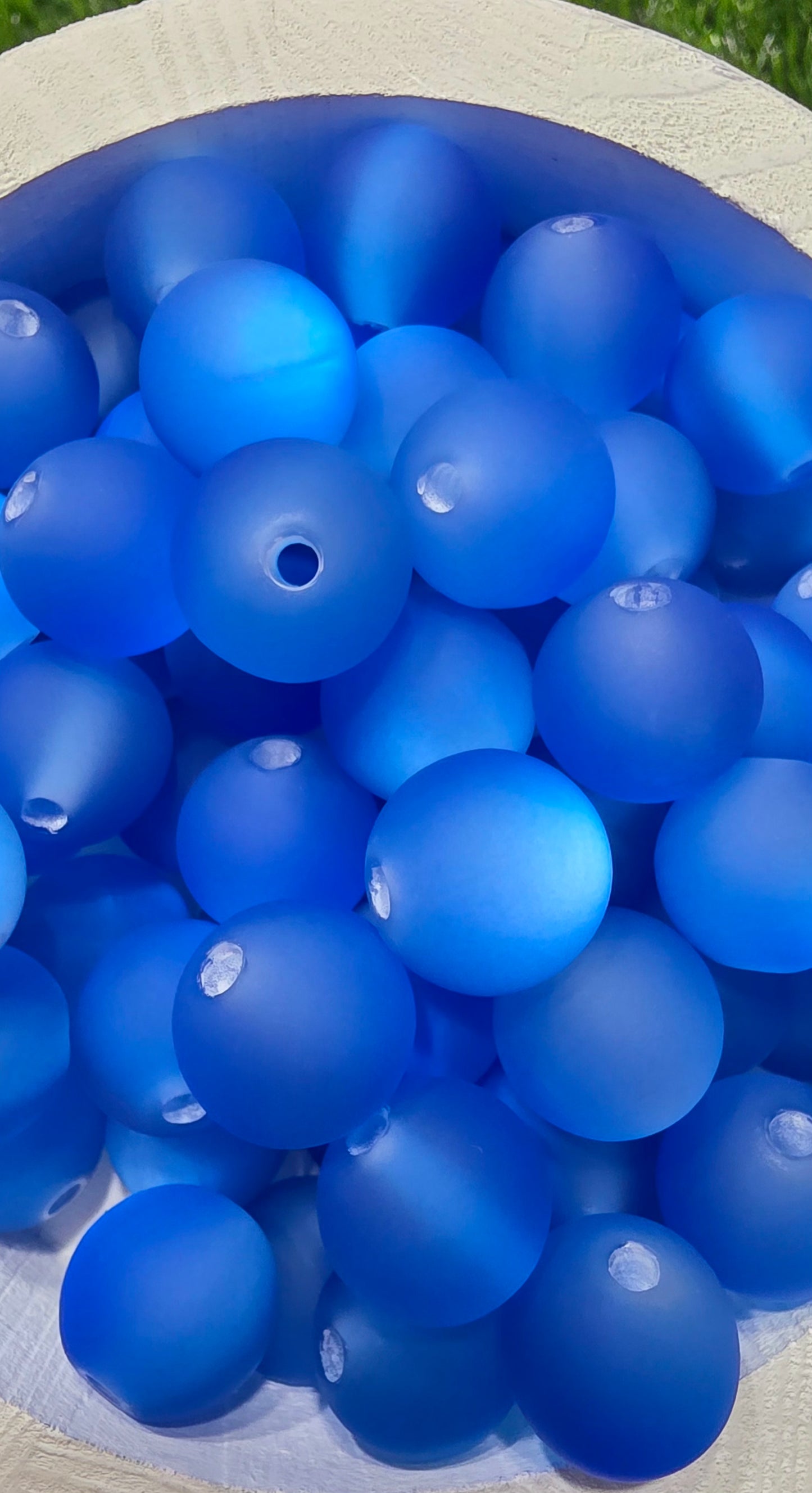 16mm frosted cat eye acrylic beads.