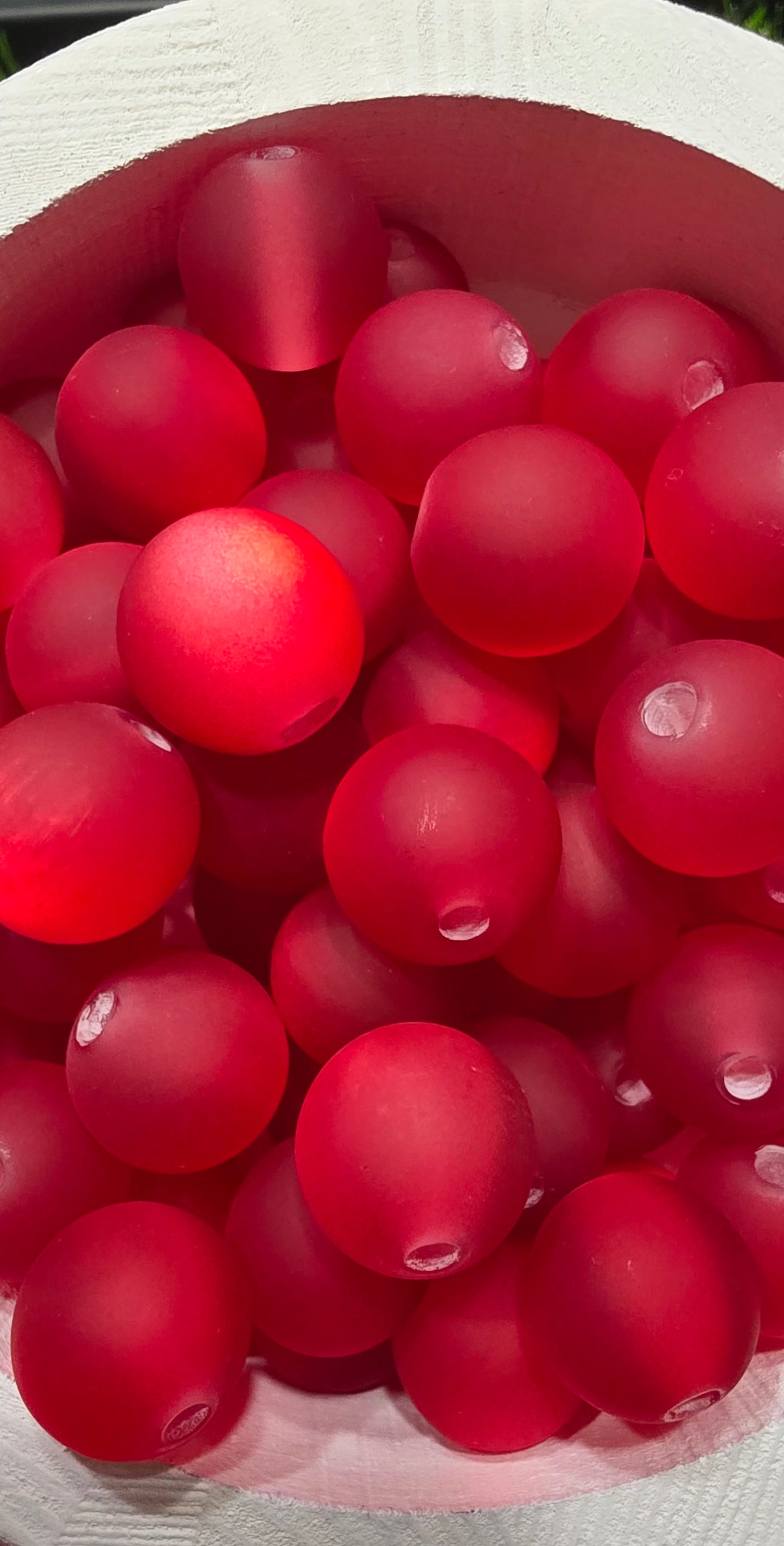 16mm frosted cat eye acrylic beads.