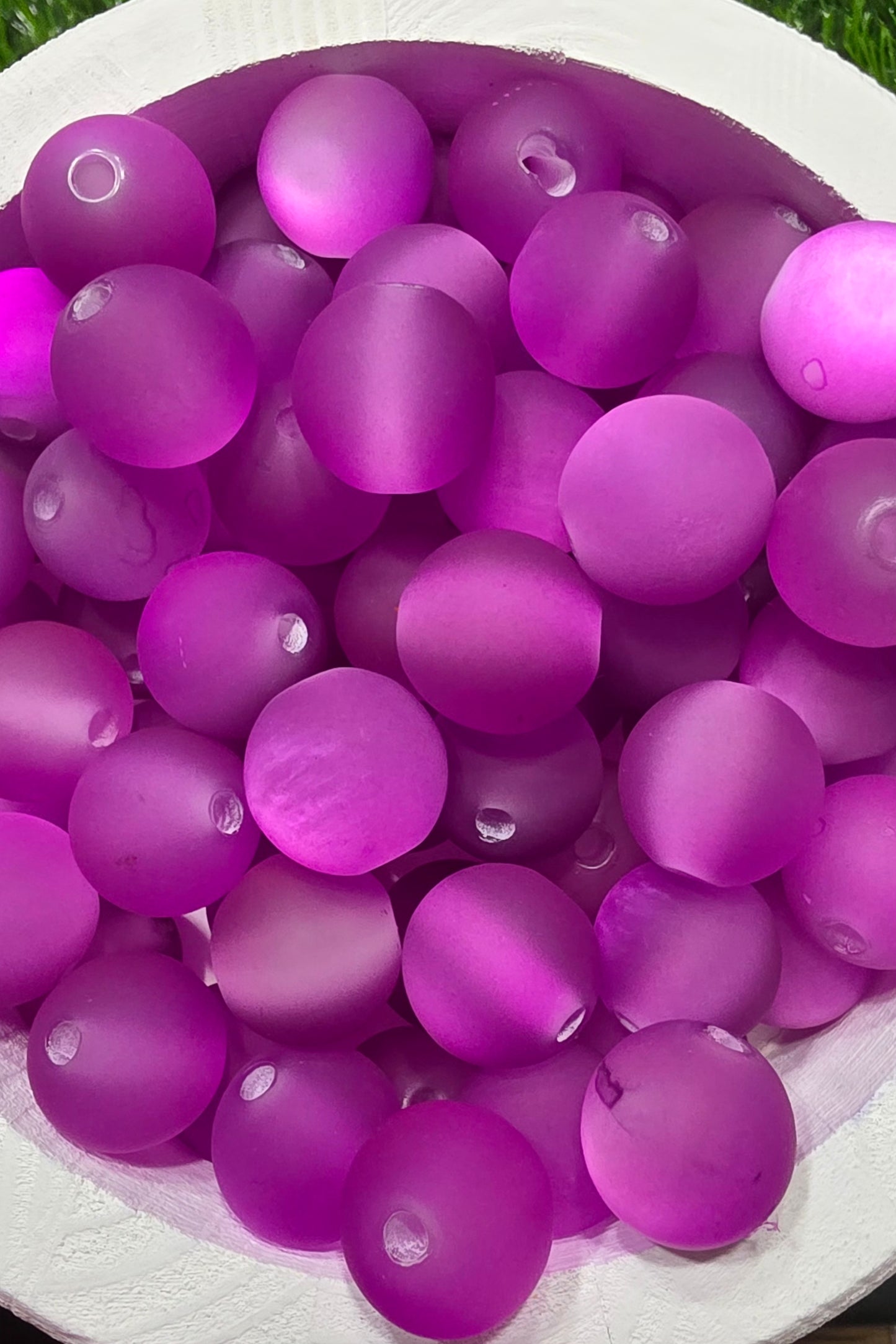 16mm frosted cat eye acrylic beads.