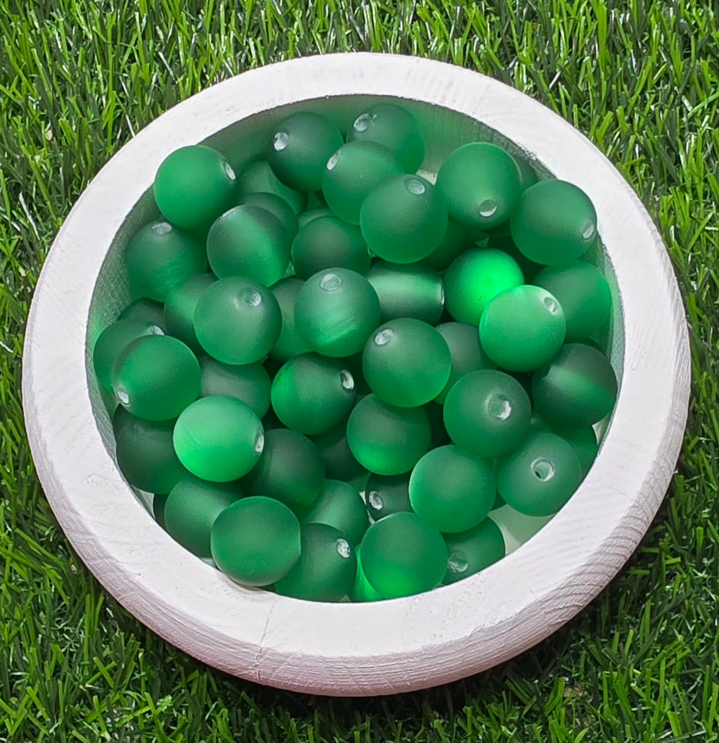 16mm frosted cat eye acrylic beads.