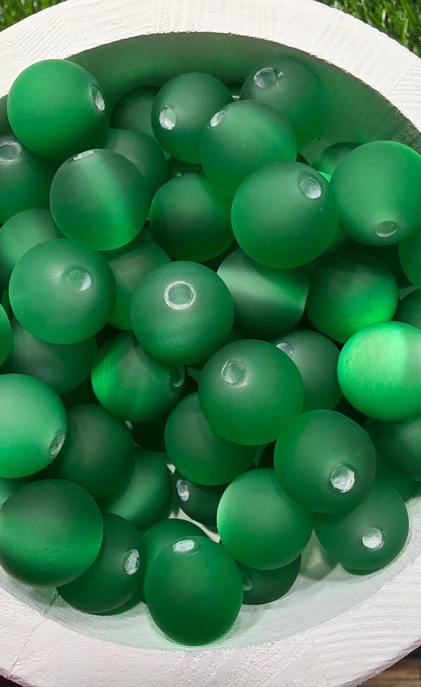 16mm frosted cat eye acrylic beads.