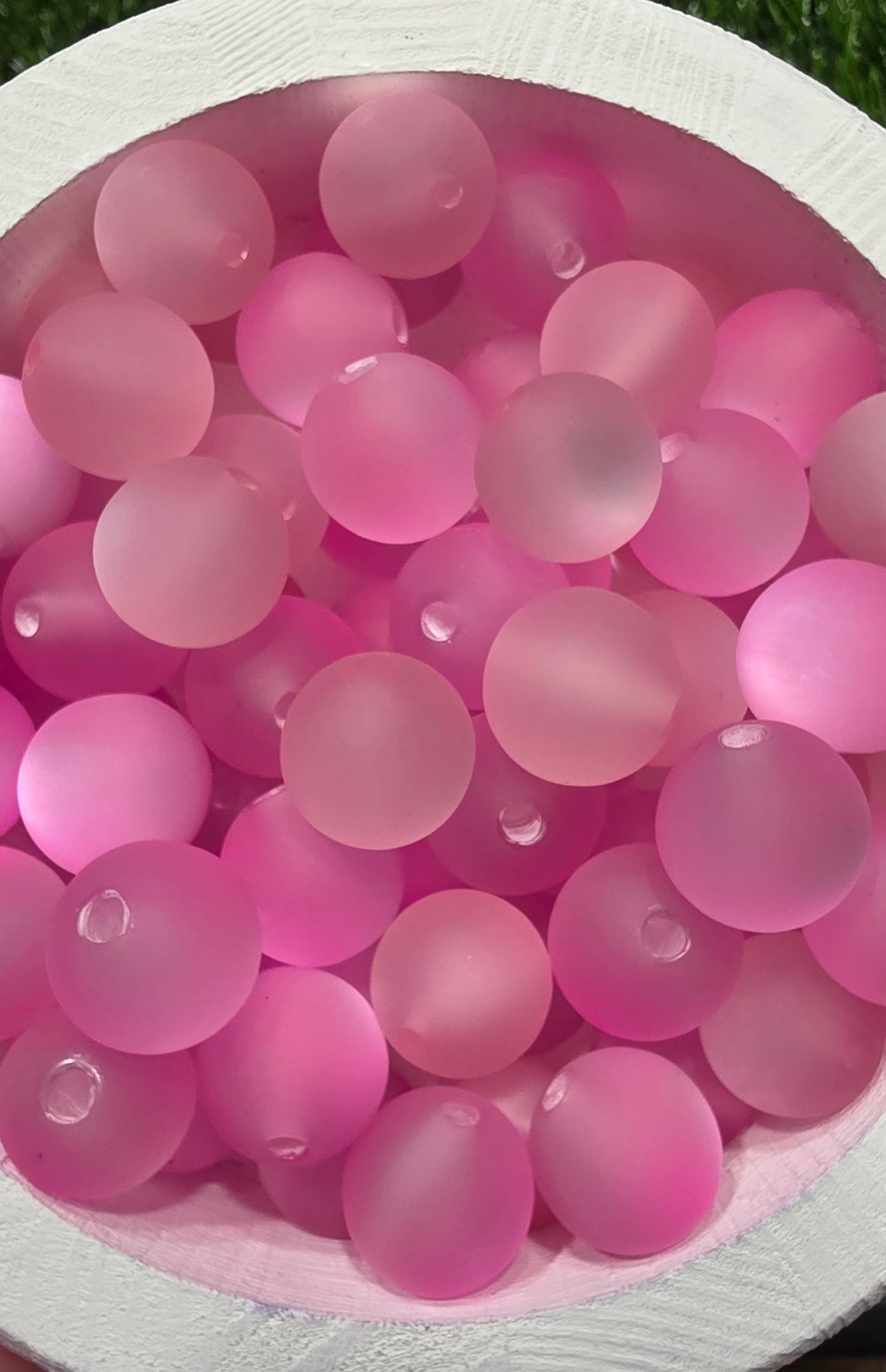 16mm frosted cat eye acrylic beads.