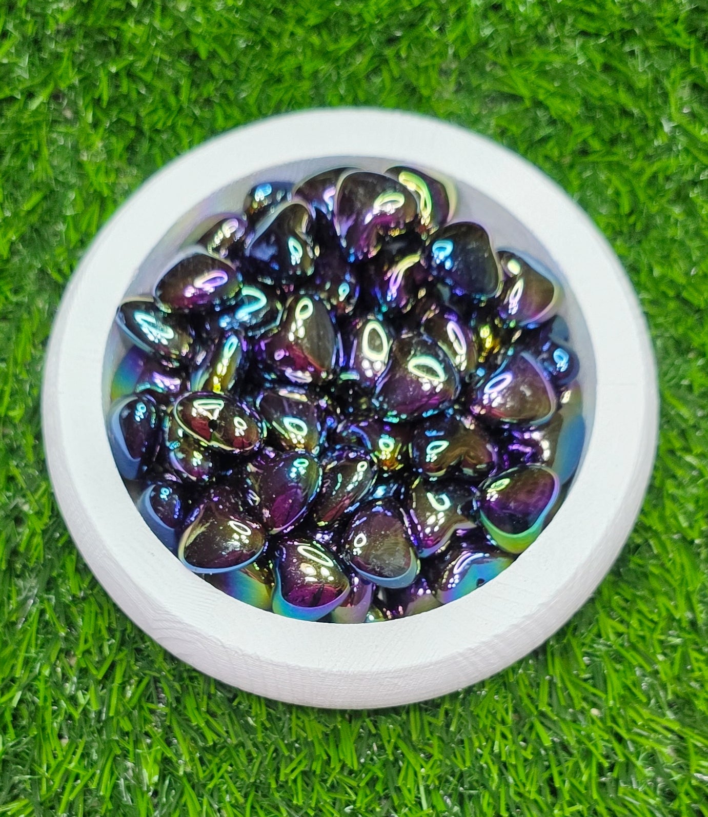 Black acrylic heart beads. (Not suitable for beadable pens) 8 pack