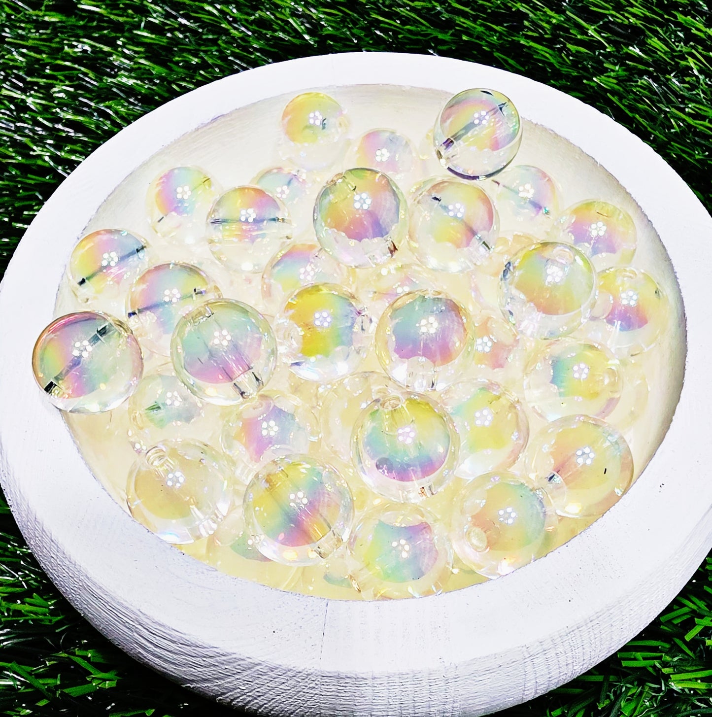 White clear crackle 16mm acrylic beads