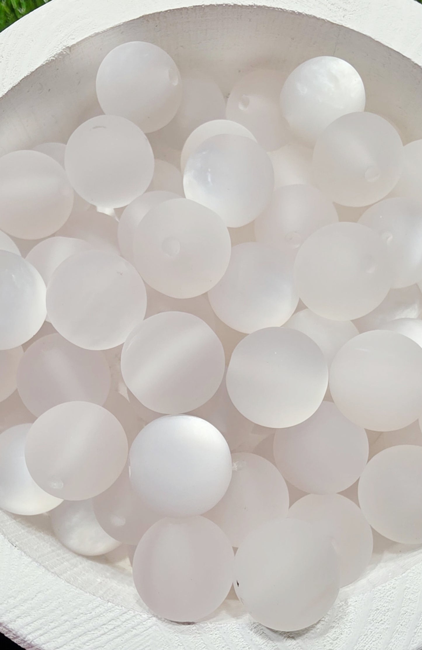 16mm frosted cat eye acrylic beads.