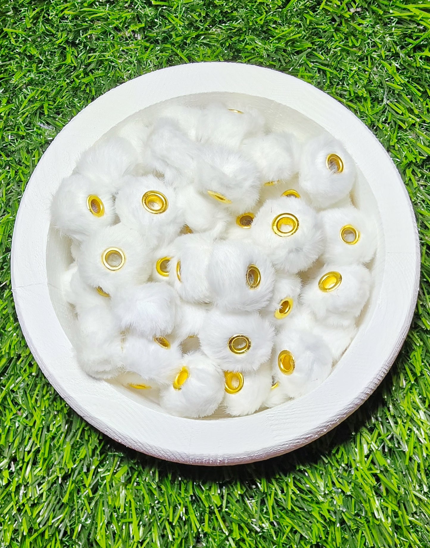 White fluffy beads - fluffy spacer 20mm
