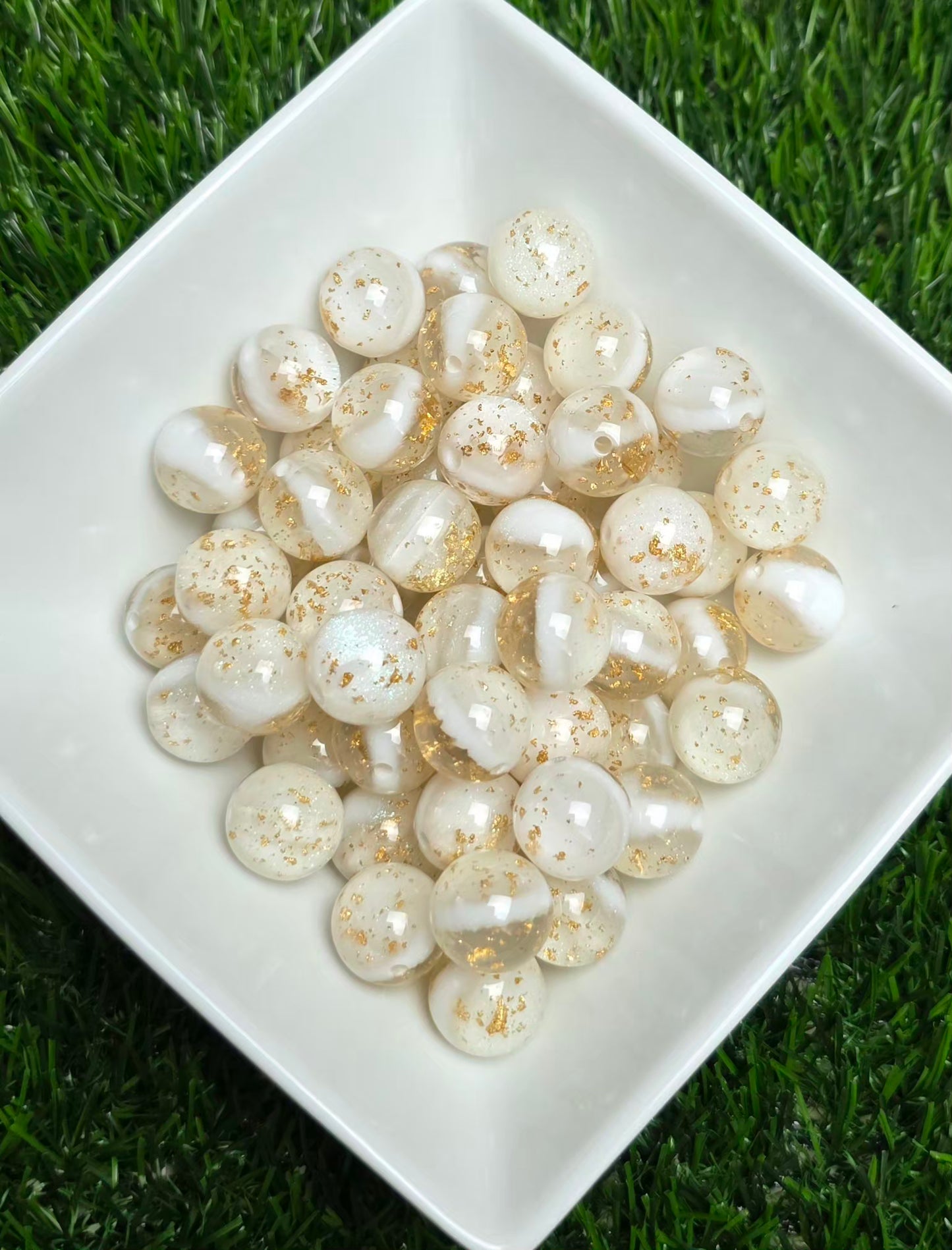 White Gold Foil Acrylic Beads – 16mm – 10 Pack