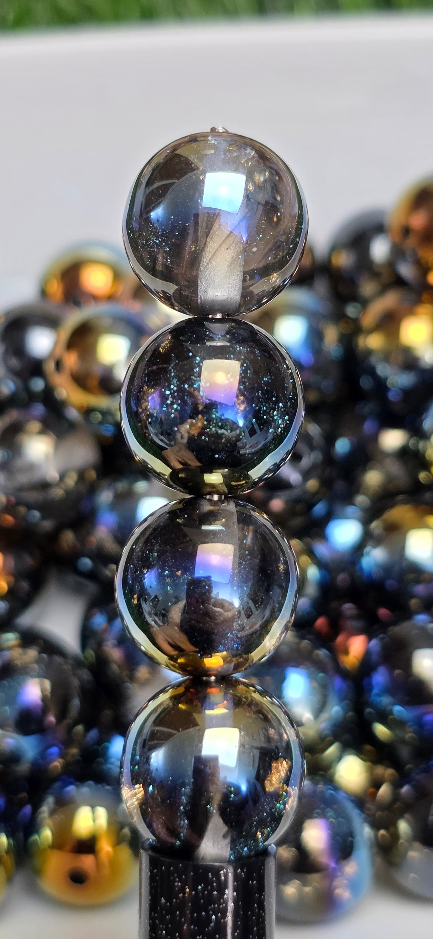 Black Rainbow Iridescent Acrylic Beads – 16mm – 10 Pack