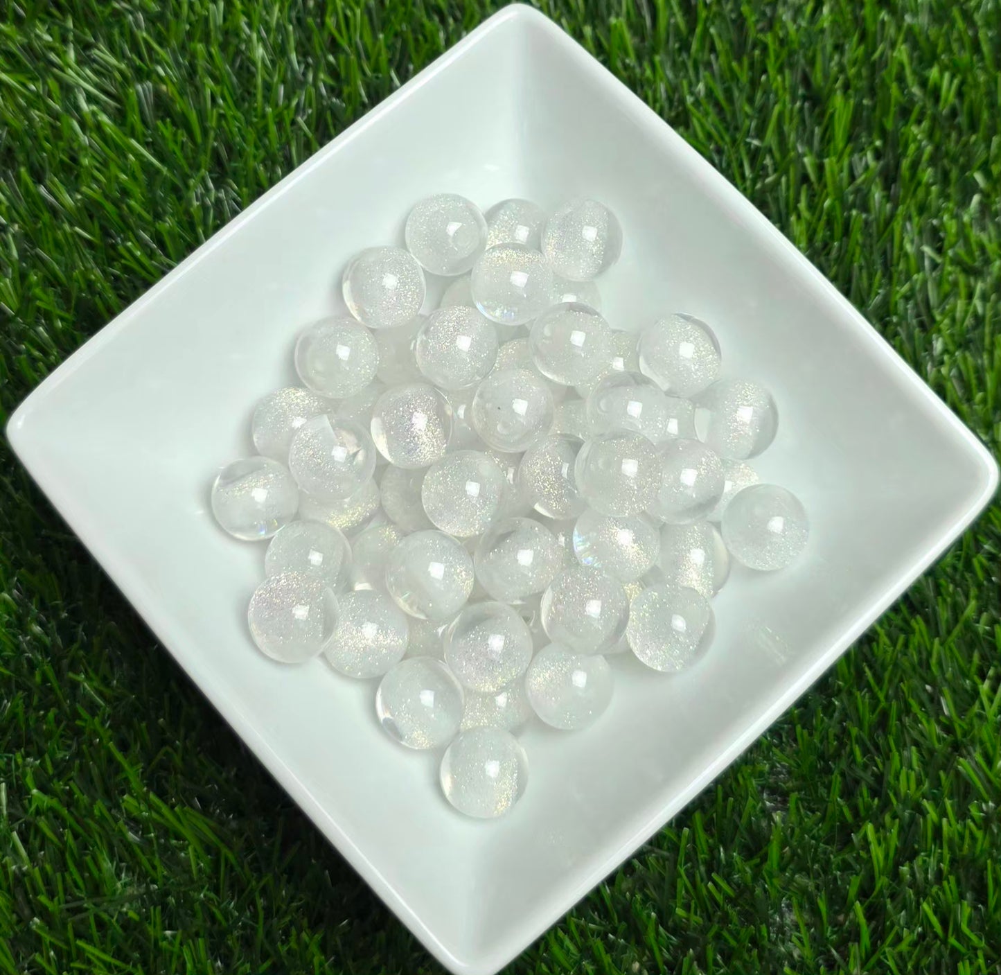 White Glitter Shimmer Acrylic Beads – 16mm – 10 Pack