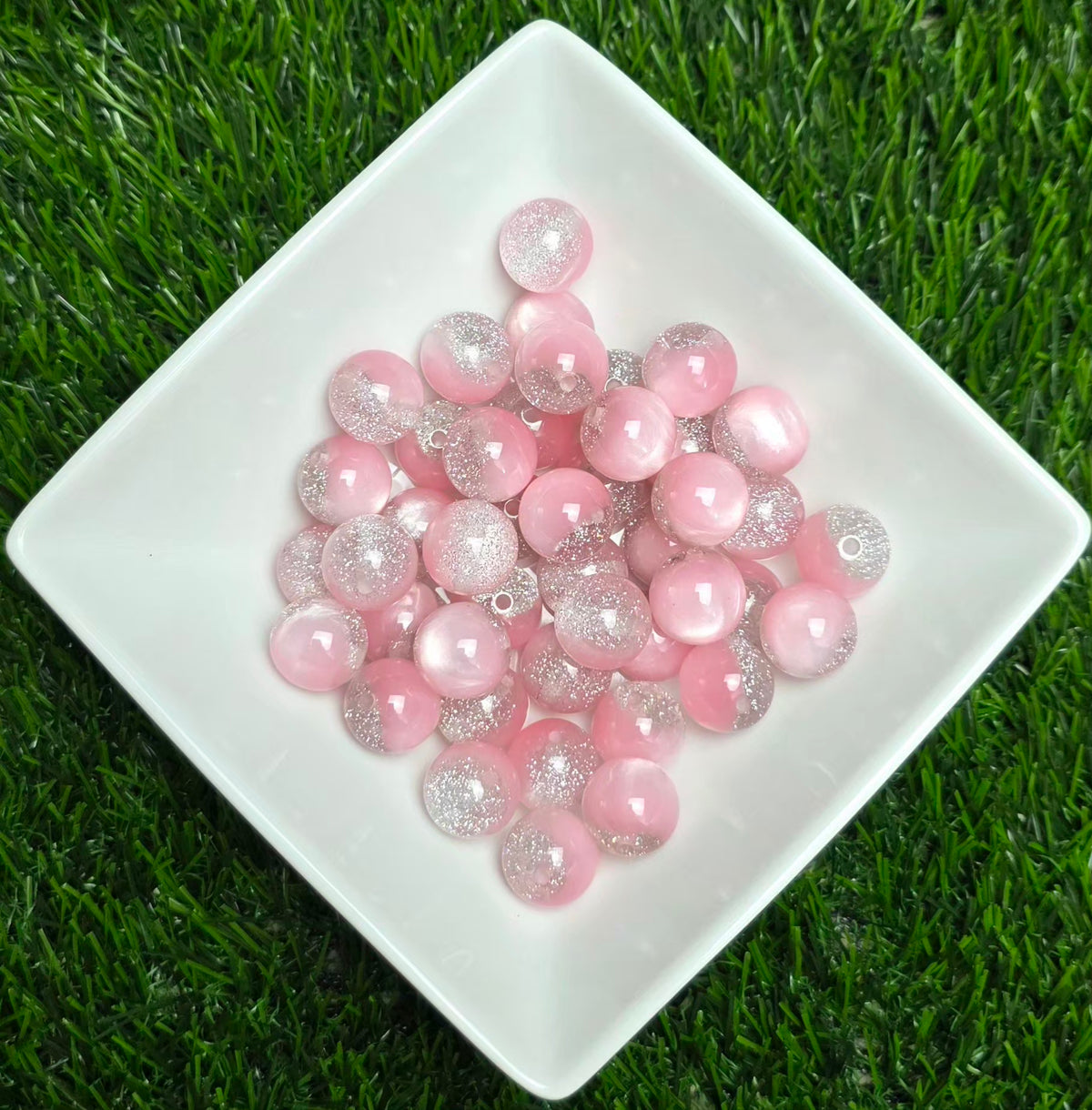 Light Pink & Silver Glitter Cat Eye Acrylic Beads – 16mm – 5 Pack