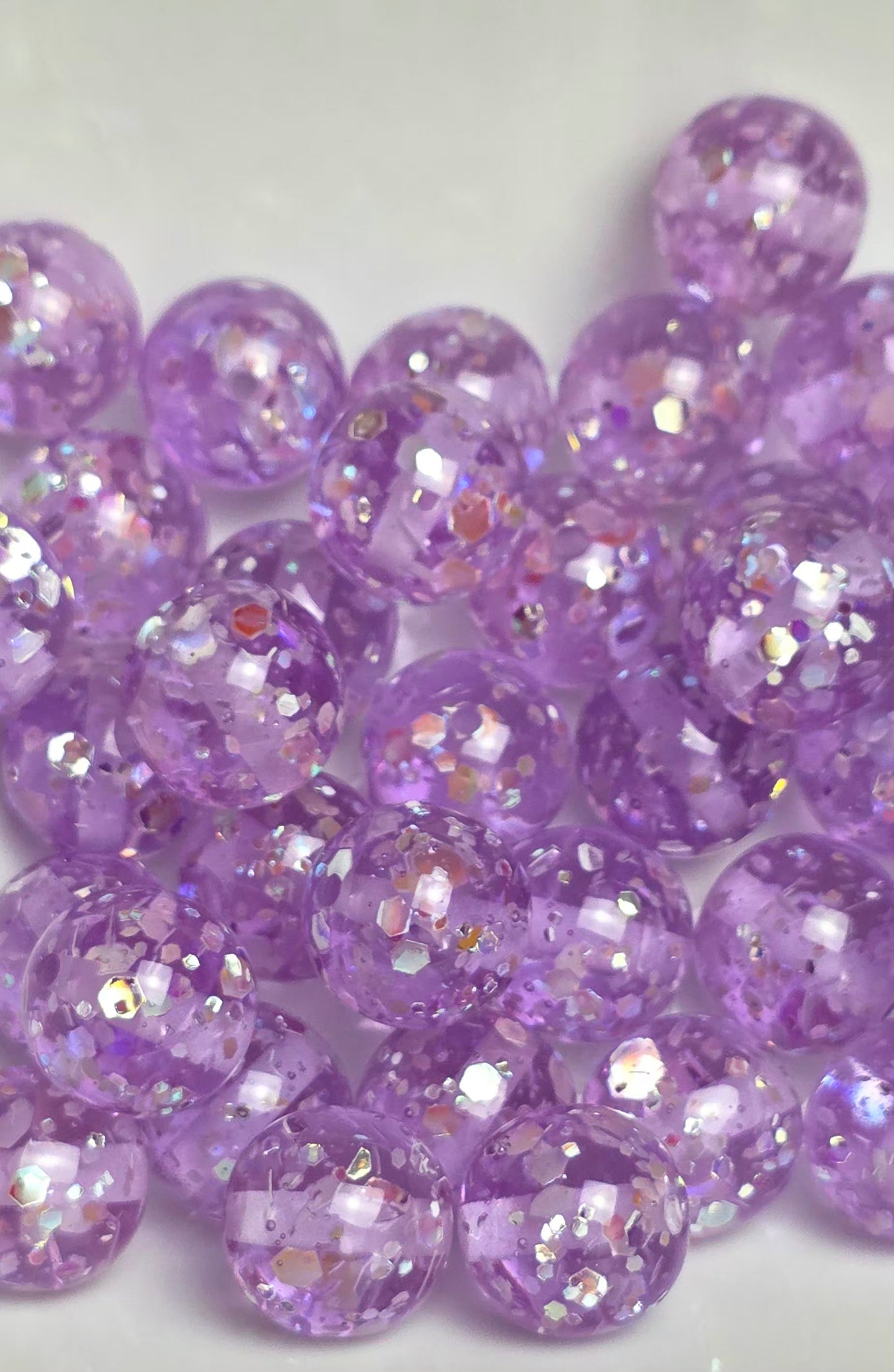 Lilac Fizz – 16mm Glow-in-the-Dark Glitter Acrylic Beads – 10 Pack