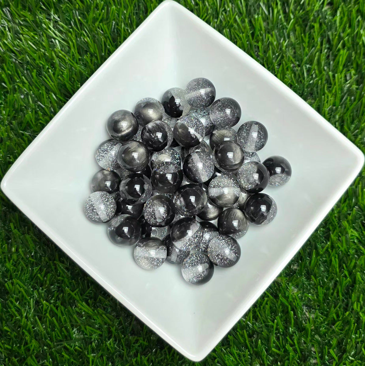 Black & Silver Glitter Cat Eye Acrylic Beads – 16mm – 5 Pack