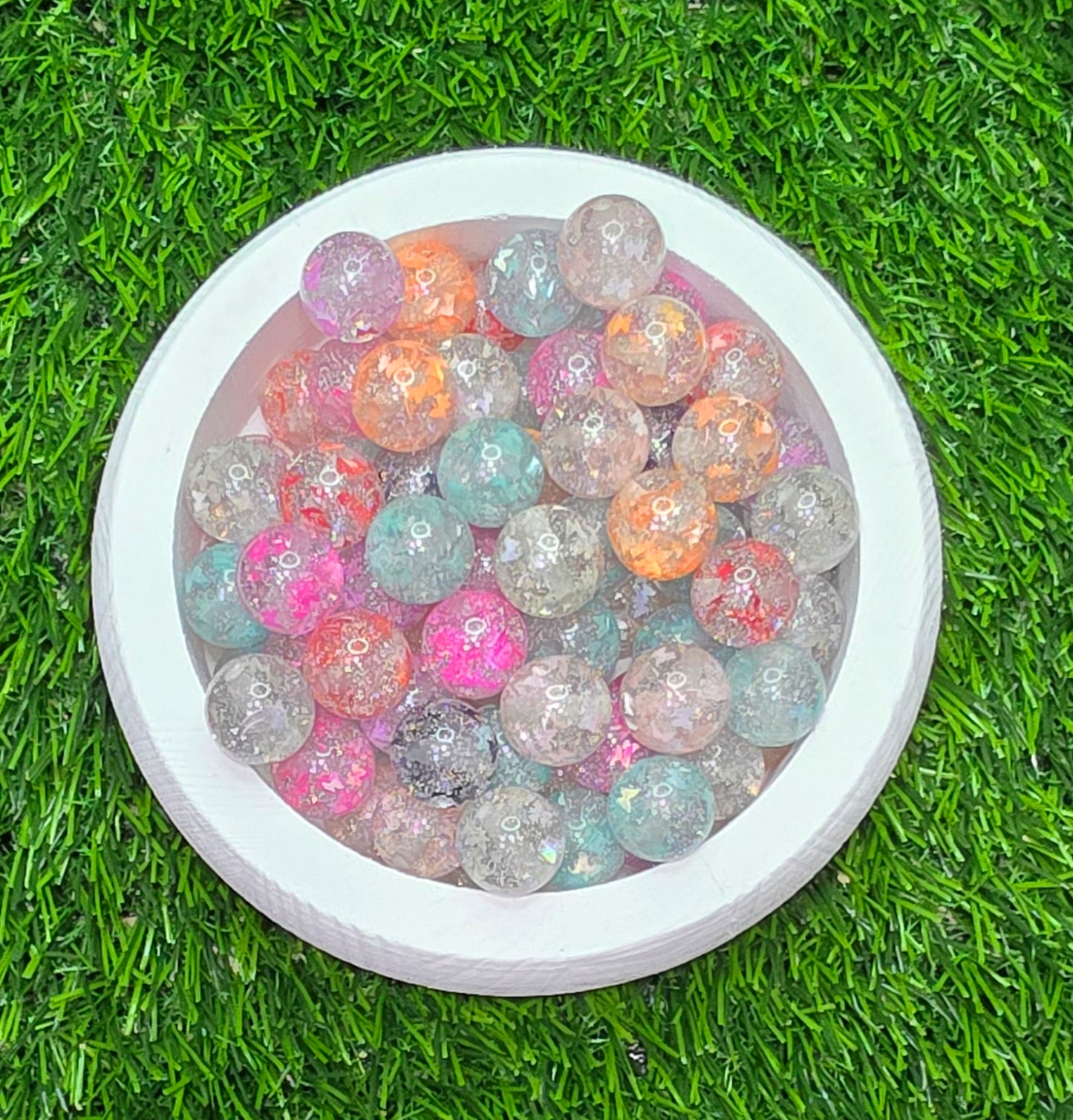 Mix glitter 16mm acrylic beads with butterfly confetti, 6pcs randomly packed