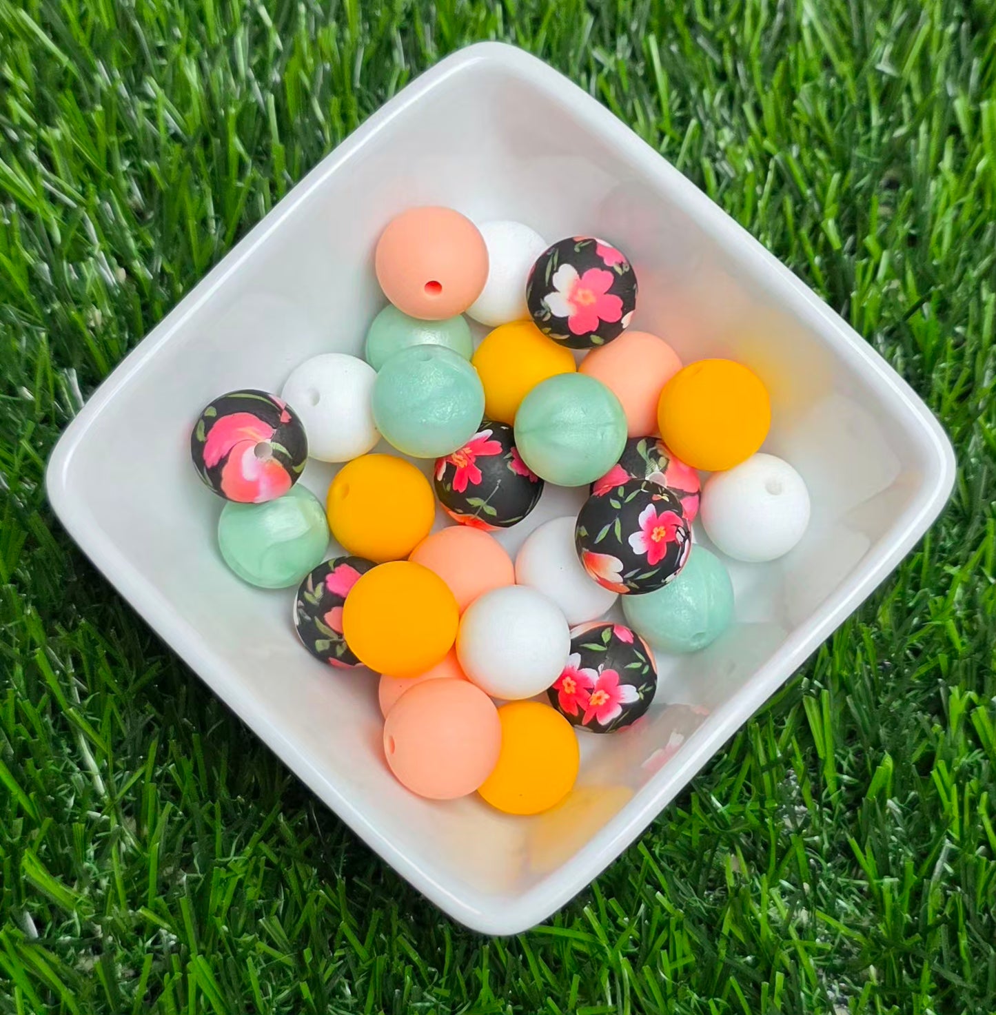 Velvet Petals – 15mm Curated Silicone Bead Mix – 25 Pieces