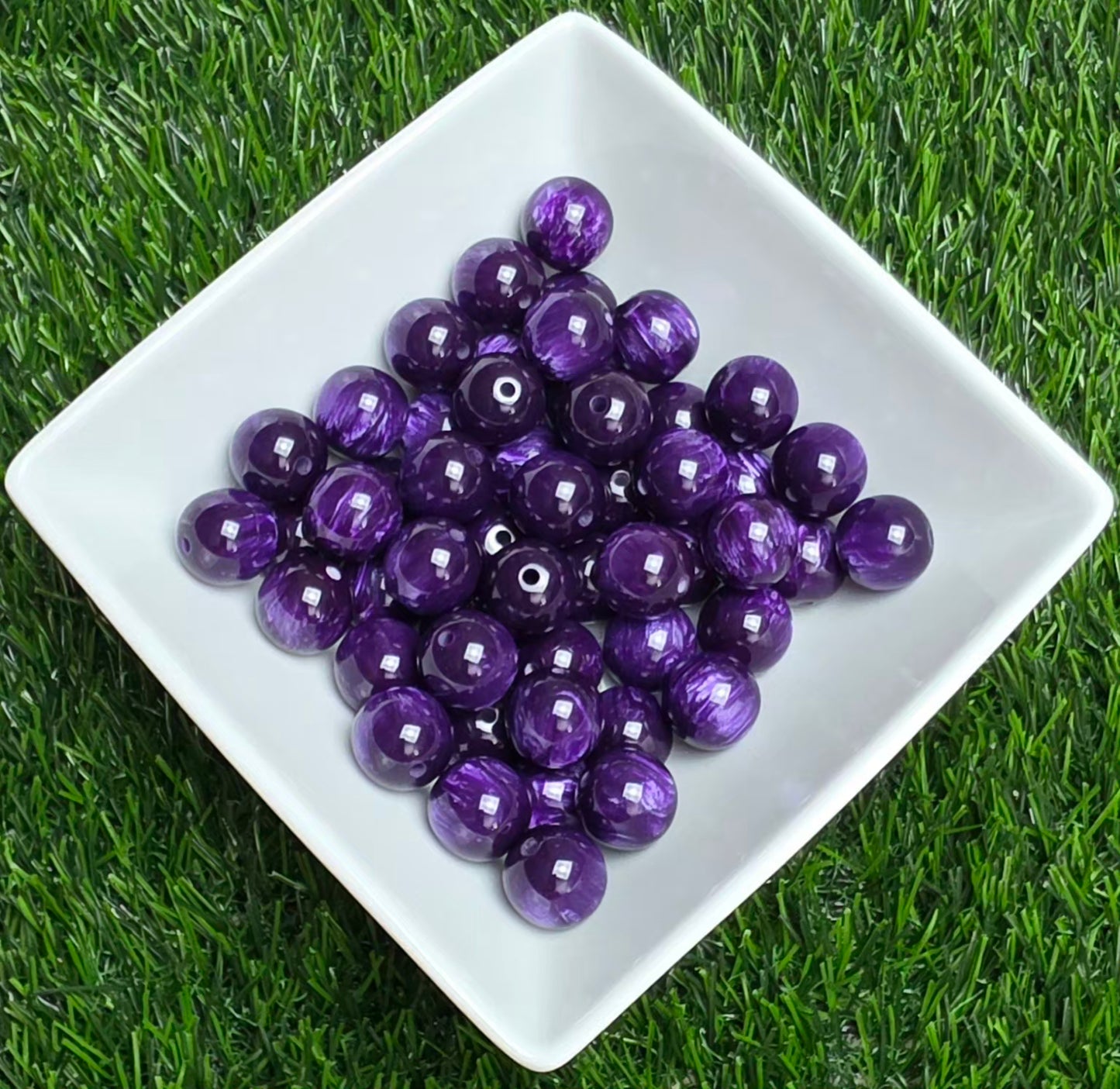 Purple Fever 16mm Acrylic Beads – 10 Pack