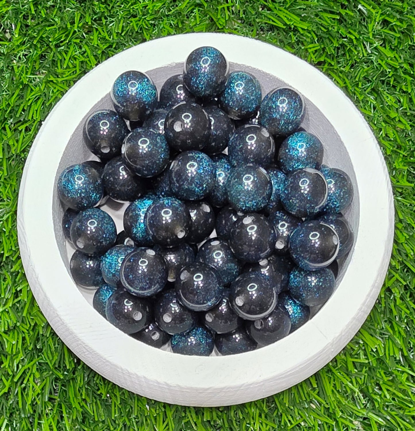 16mm Black Glow-in-the-Dark Glitter Acrylic Beads – 5 Piece Pack