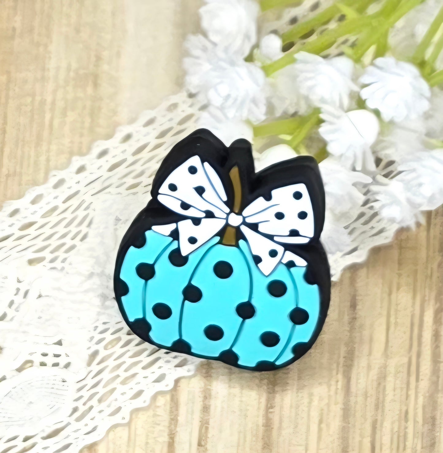 Bow Pumpkin Silicone Focal Bead – Silicone Focal Bead for Pens, Keychains & Fall Crafts