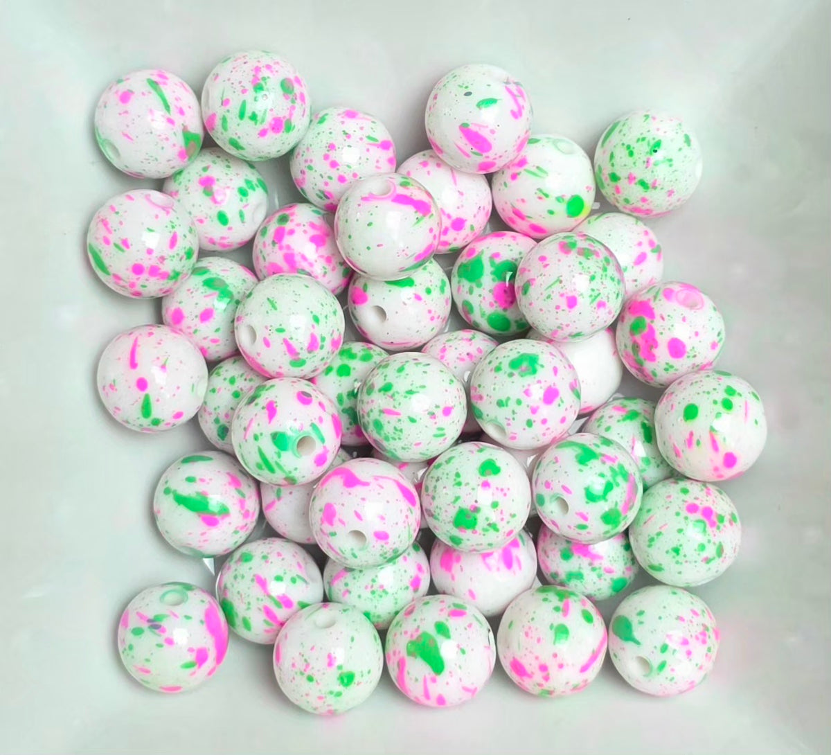 White Pink & Green Splatter Acrylic Beads – 16mm - 5 Pack