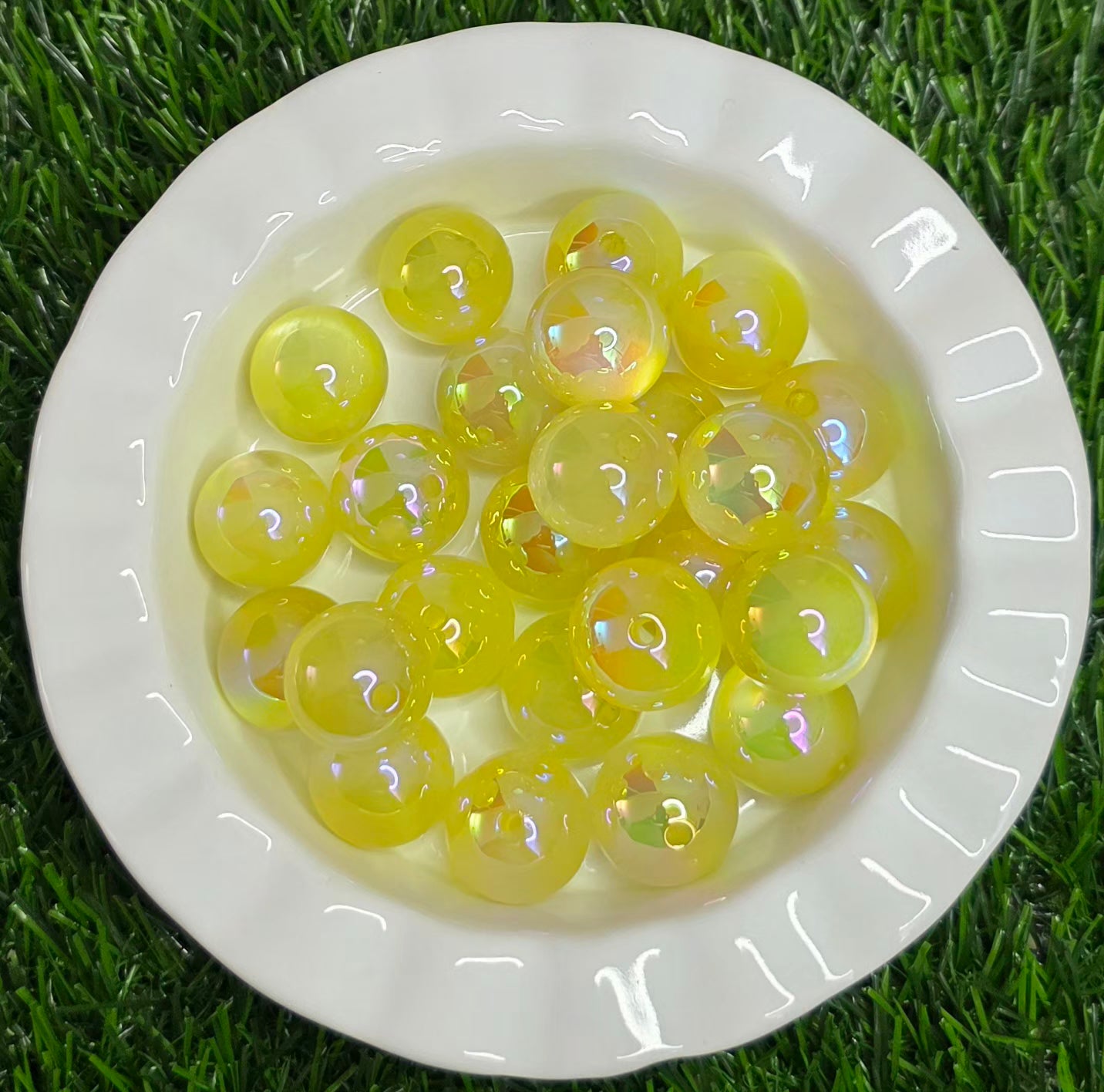 20mm Cat Eye Acrylic Beads – 4 Pack