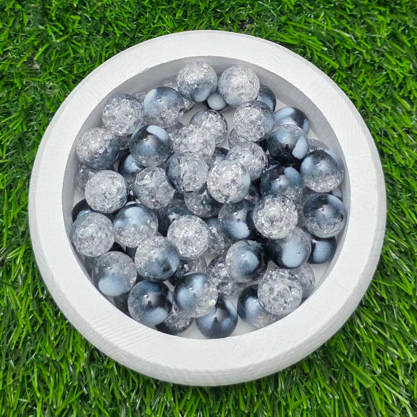 16MM Black Charcoal & Clear Mixed Finish Crackle Acrylic Beads – 5 Piece Pack
