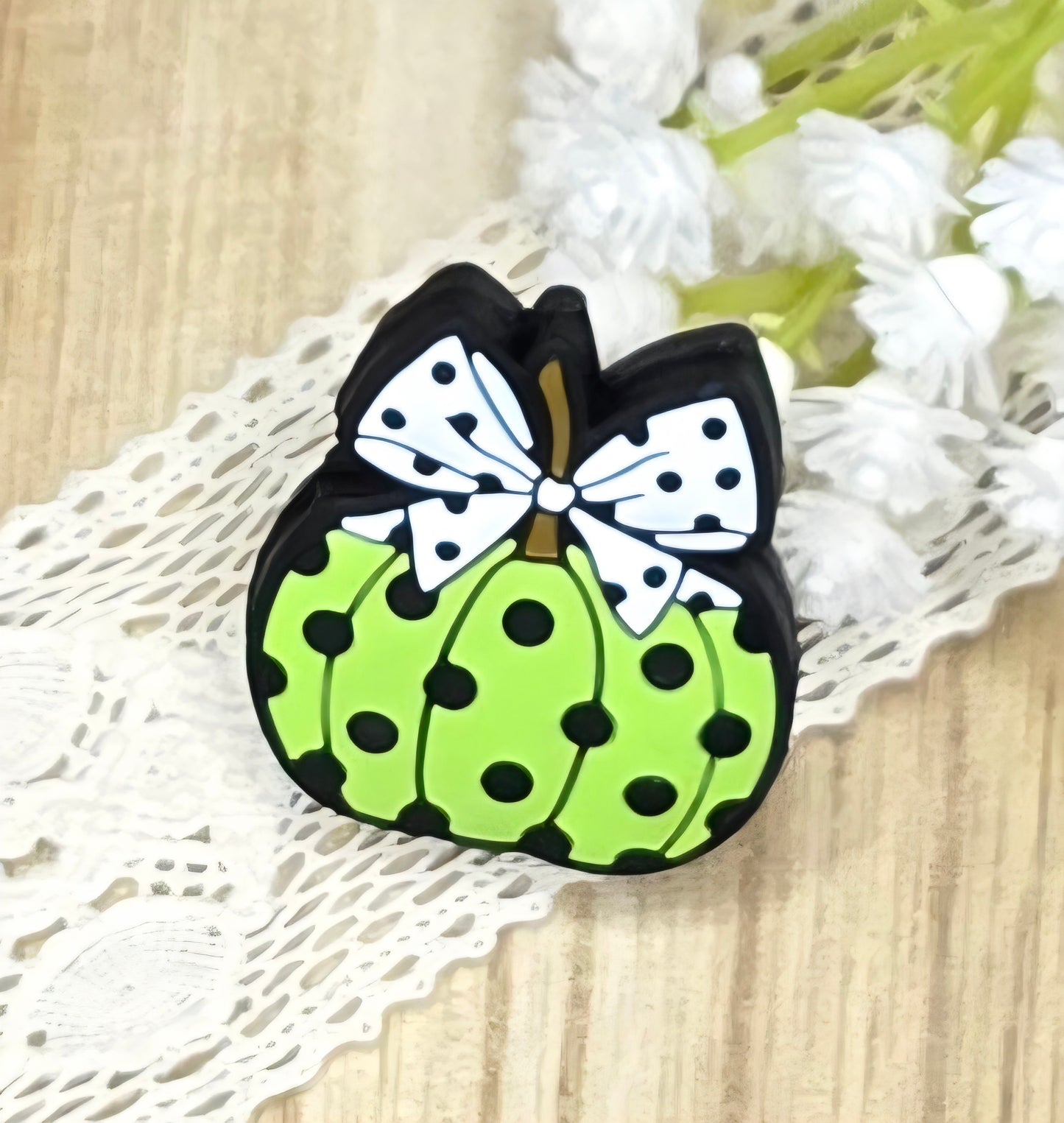 Bow Pumpkin Silicone Focal Bead – Silicone Focal Bead for Pens, Keychains & Fall Crafts