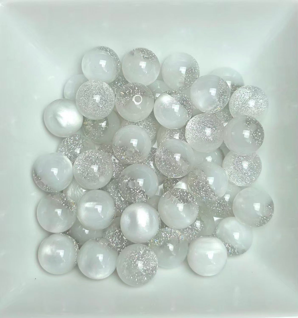 White & Silver Glitter Cat Eye Acrylic Beads – 16mm – 5 Pack