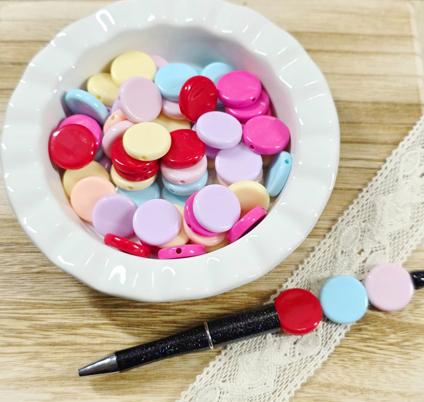 18mm Flat Round Acrylic Spacer Beads – Coin Accent Beads Random 5 Pack