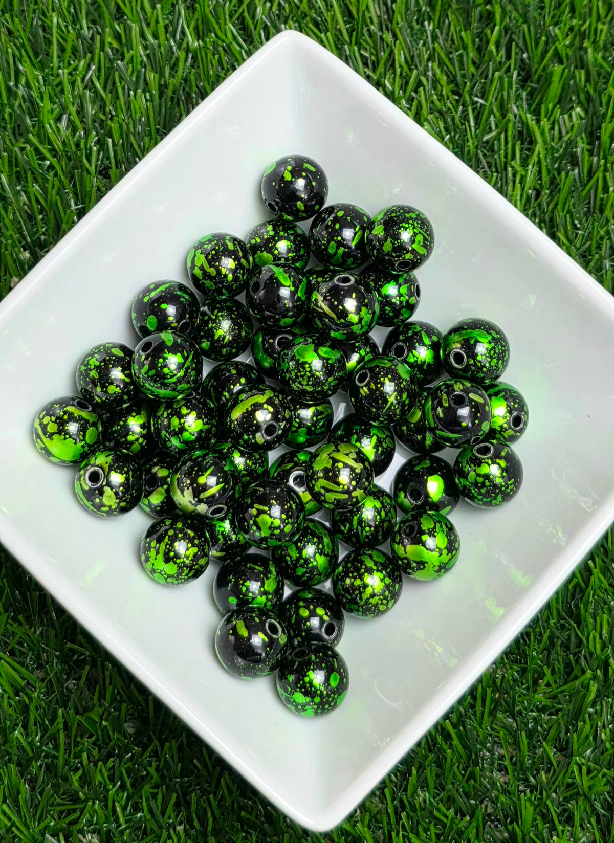 Metallic Green Splatter Acrylic Beads – 16mm - 5 Pack