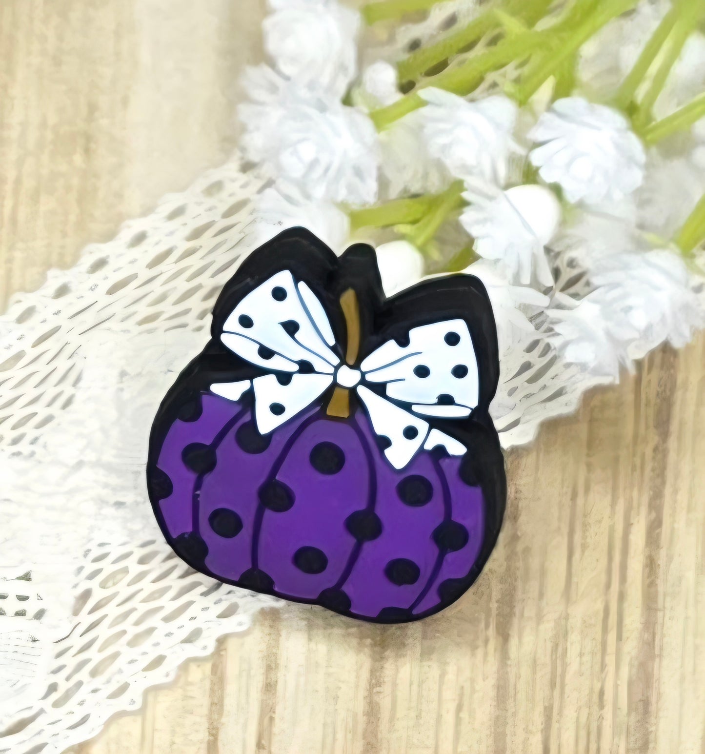 Bow Pumpkin Silicone Focal Bead – Silicone Focal Bead for Pens, Keychains & Fall Crafts