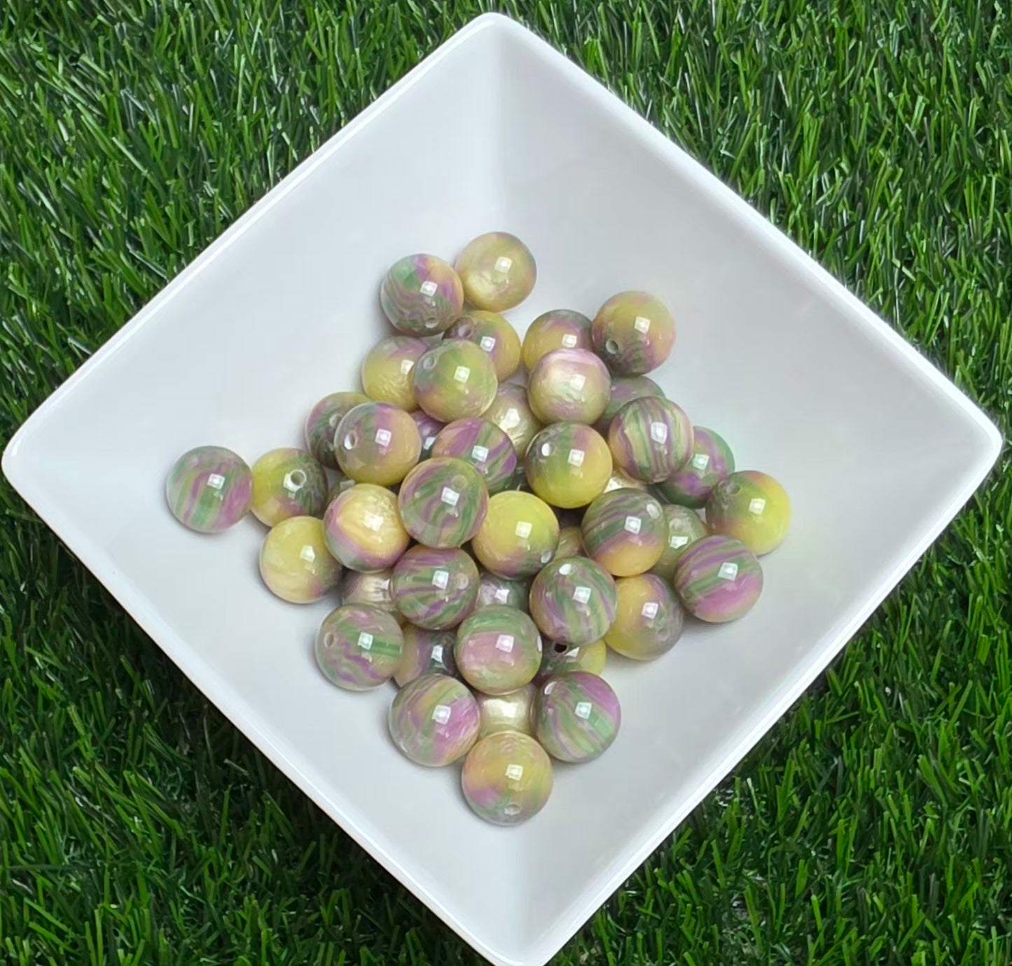 Sweet Orchid Acrylic Beads – 16mm – 10 Pack
